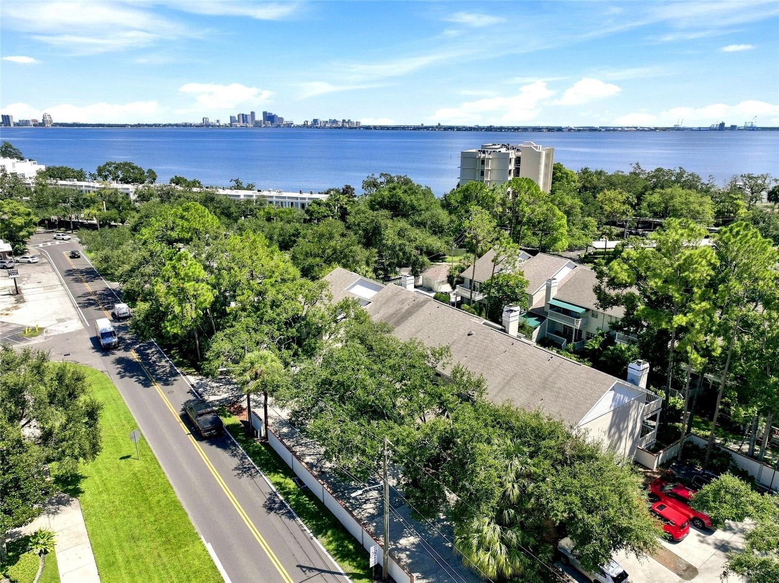 Townhouse at 5104 BAYSHORE BLVD, TAMPA, photo 38 of 40