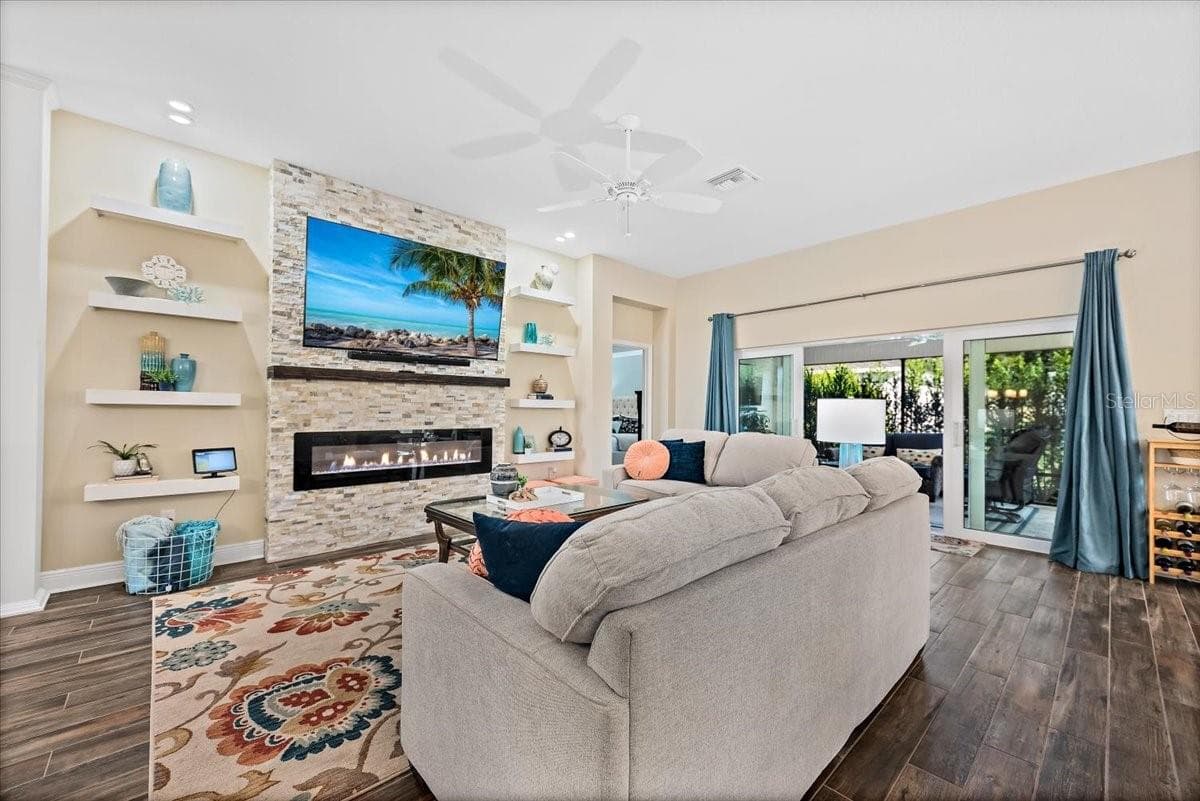 Single Family Residence at 5693 BLANCHARD LN, THE VILLAGES, photo 9 of 53