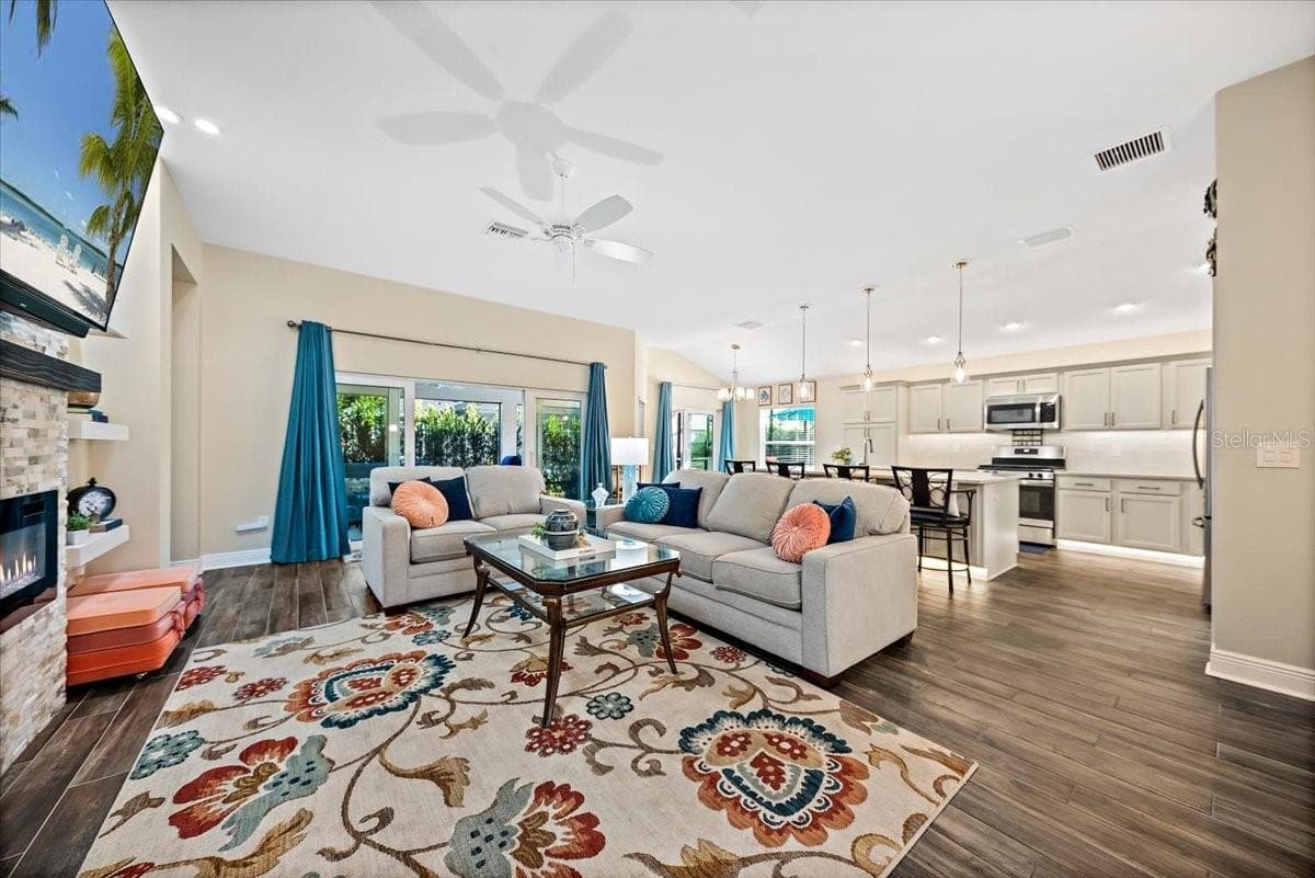Single Family Residence at 5693 BLANCHARD LN, THE VILLAGES, photo 10 of 53
