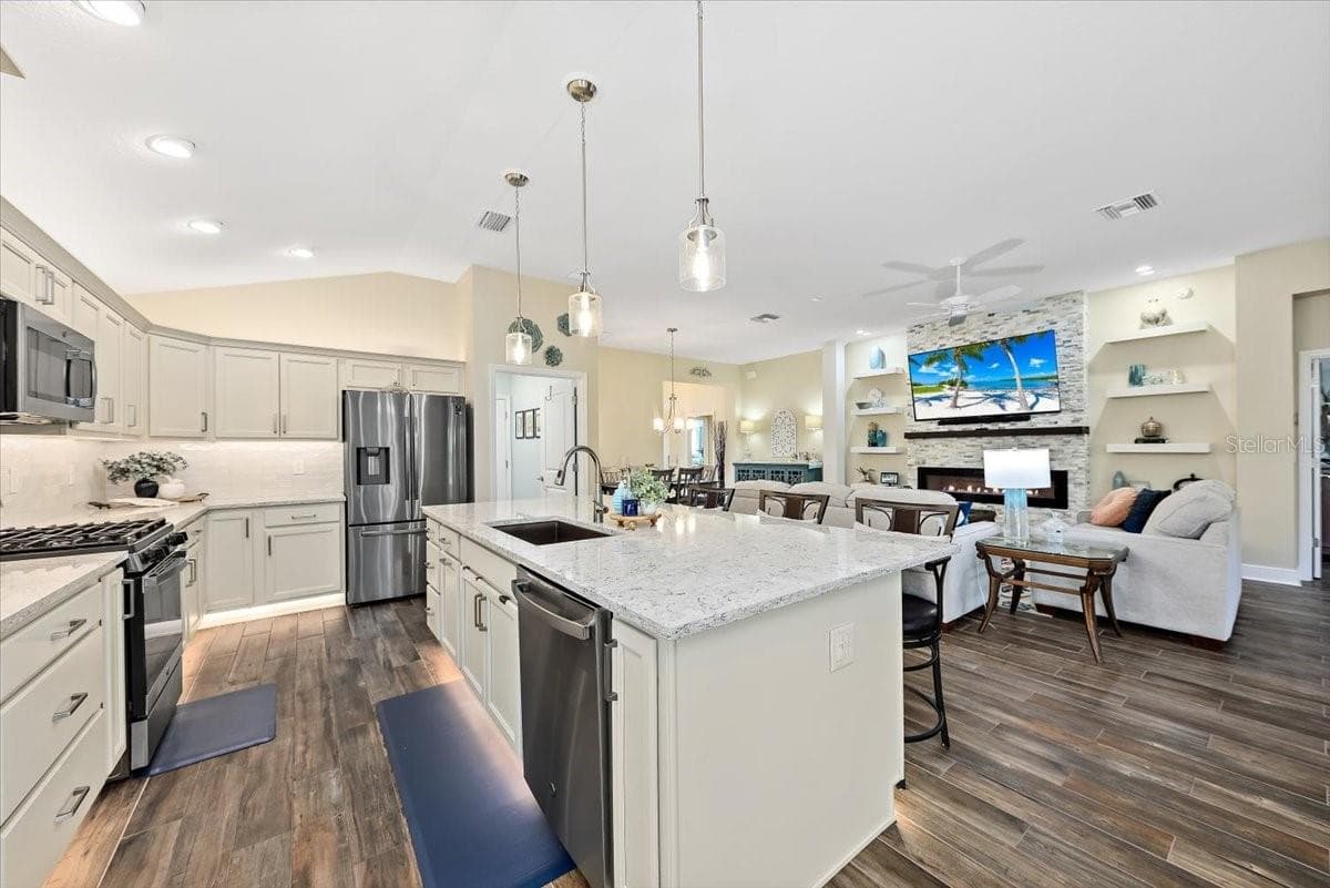 Single Family Residence at 5693 BLANCHARD LN, THE VILLAGES, photo 13 of 53