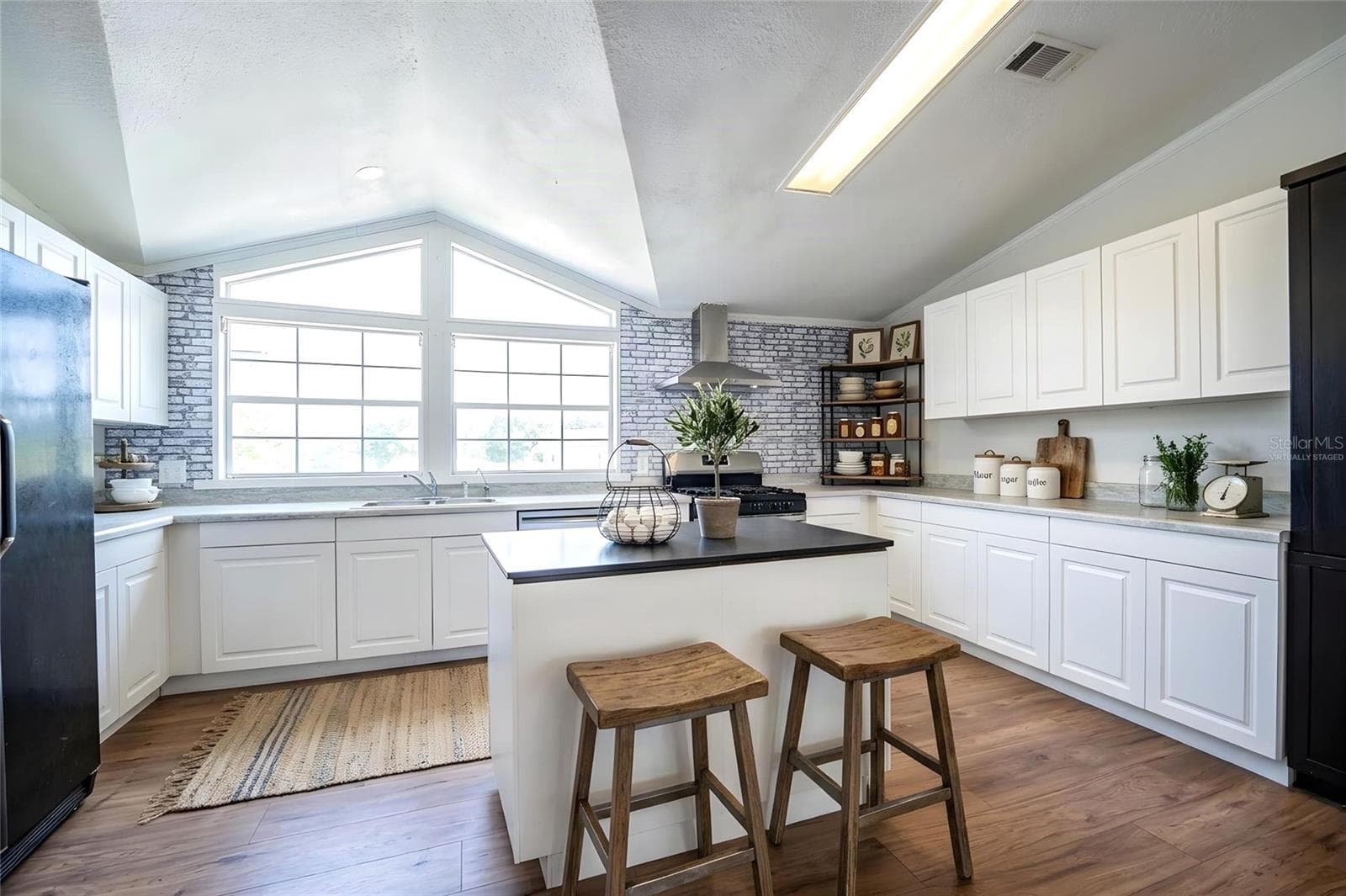 Kitchen - virtually staged - 8045 ALTURAS BABSON PARK CUTOFF RD, BARTOW