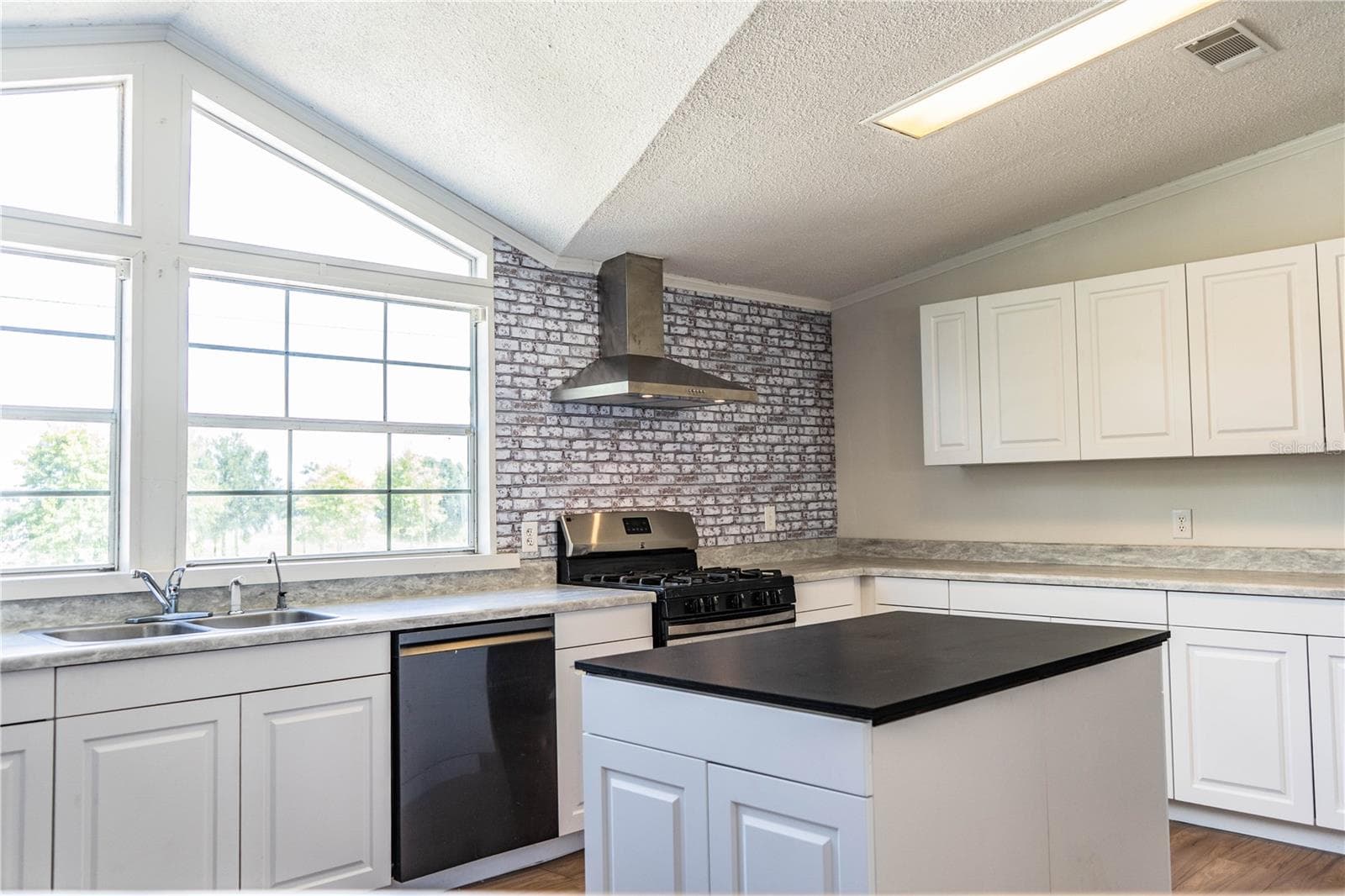 Kitchen - 8045 ALTURAS BABSON PARK CUTOFF RD, BARTOW