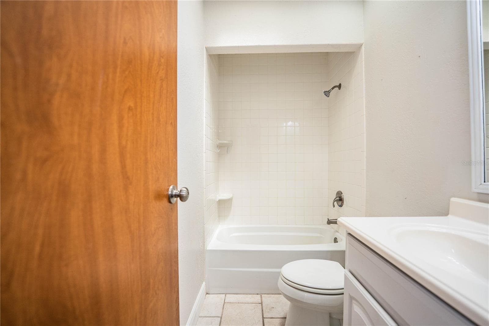 Guest bathroom - 8045 ALTURAS BABSON PARK CUTOFF RD, BARTOW