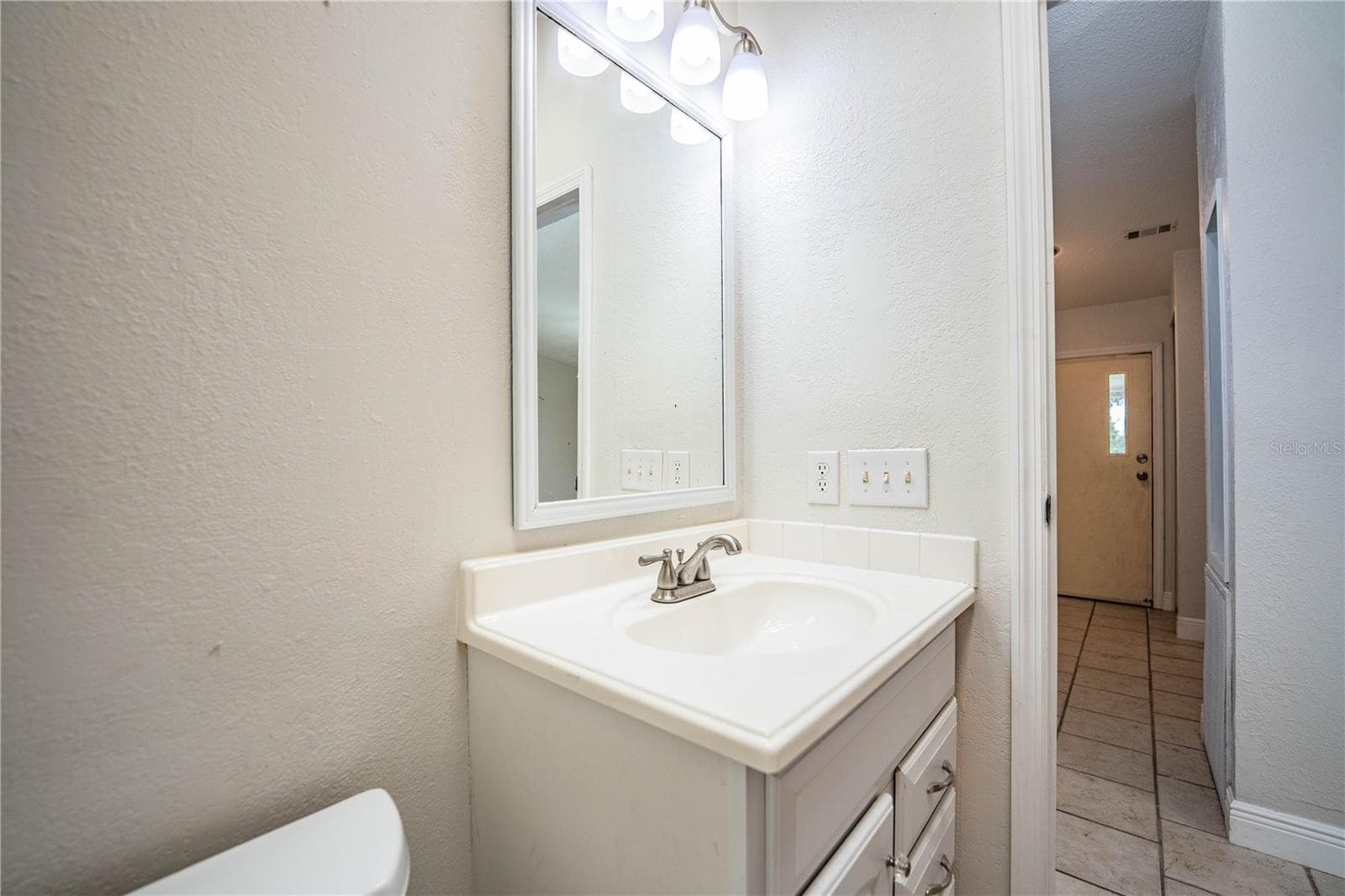 Guest bathroom - 8045 ALTURAS BABSON PARK CUTOFF RD, BARTOW