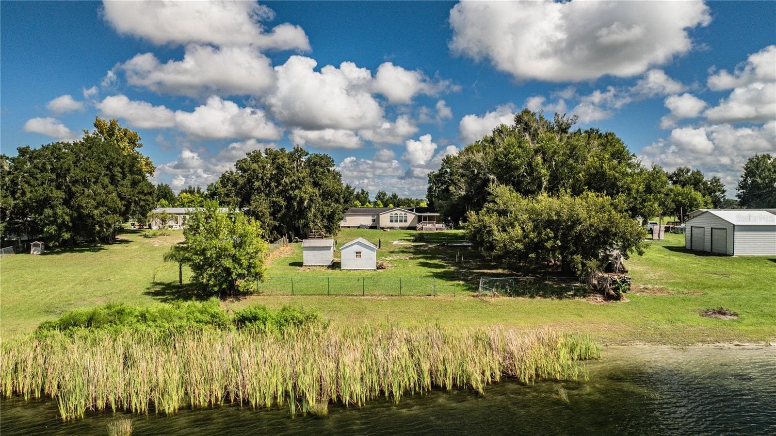 Back yard down to lake - 8045 ALTURAS BABSON PARK CUTOFF RD, BARTOW