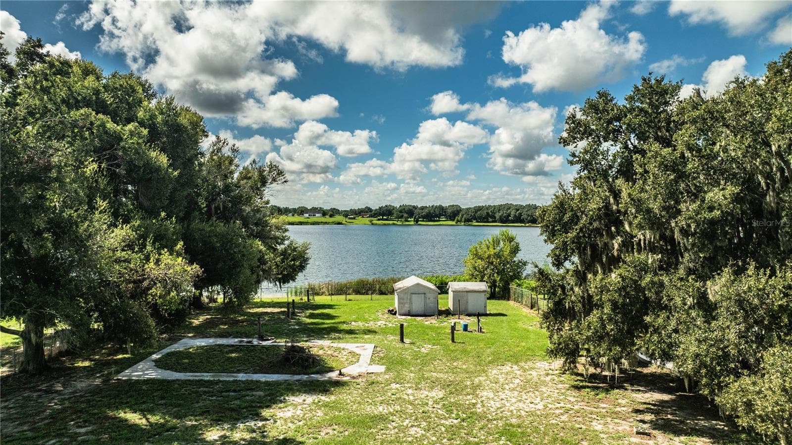 Back yard down to lake - 8045 ALTURAS BABSON PARK CUTOFF RD, BARTOW