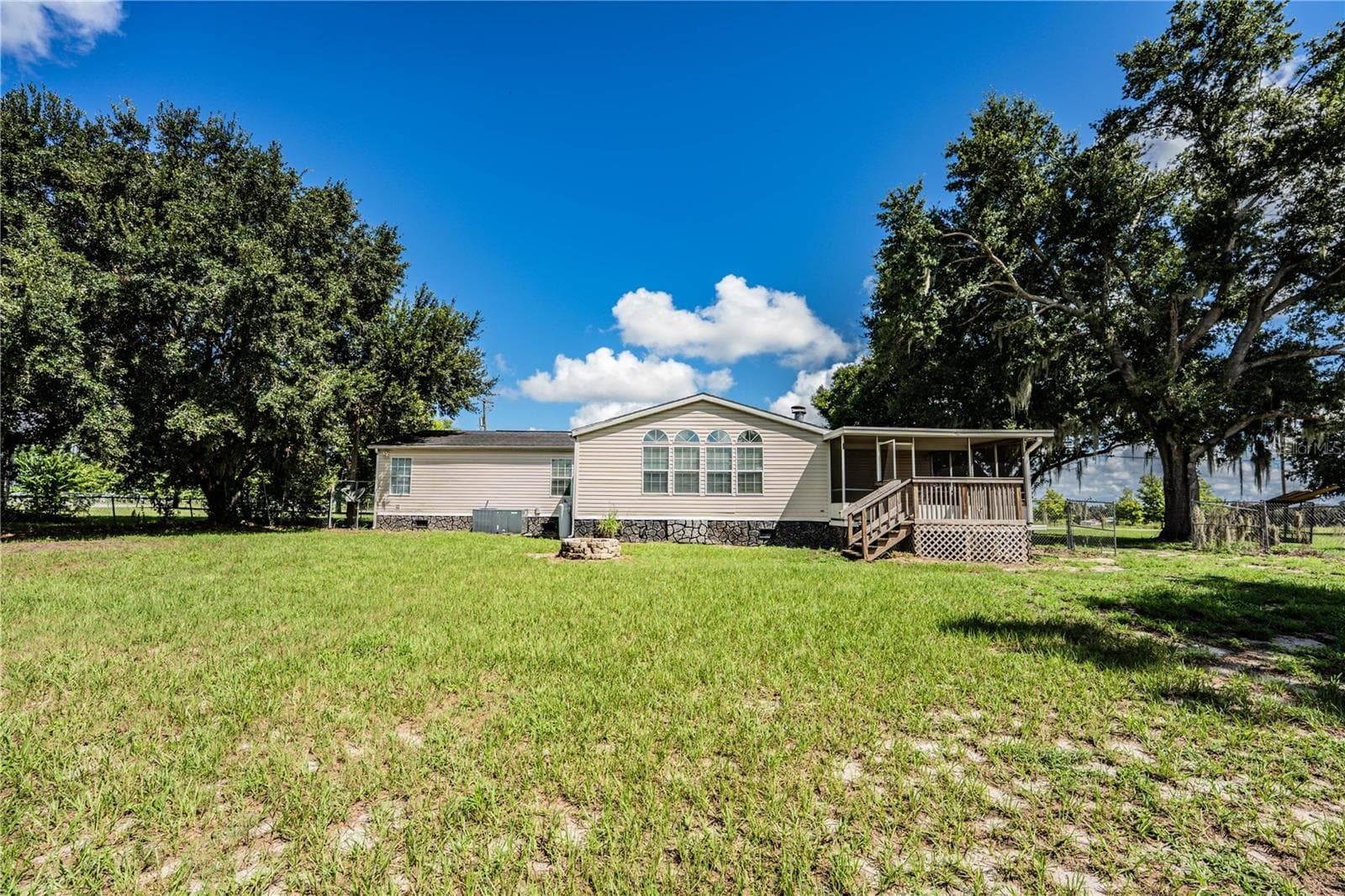 Back of house - 8045 ALTURAS BABSON PARK CUTOFF RD, BARTOW
