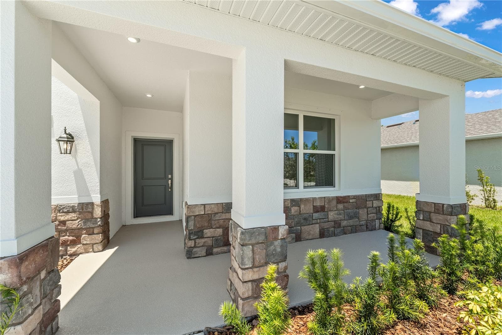 Single Family Residence at 3589 DAHLIA DR, LAKE HAMILTON, photo 2 of 30