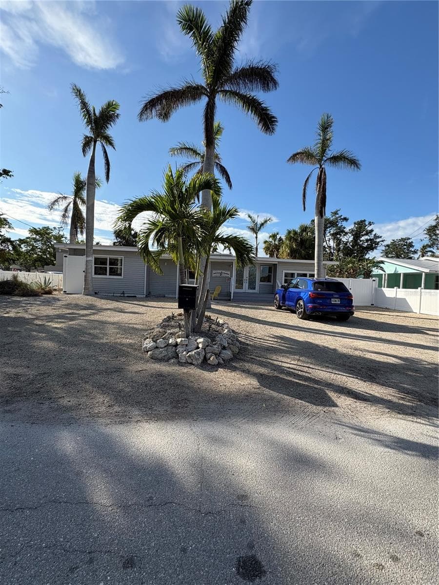 Single Family Residence at 5032 CALLE MINORGA, SARASOTA, photo 13 of 23