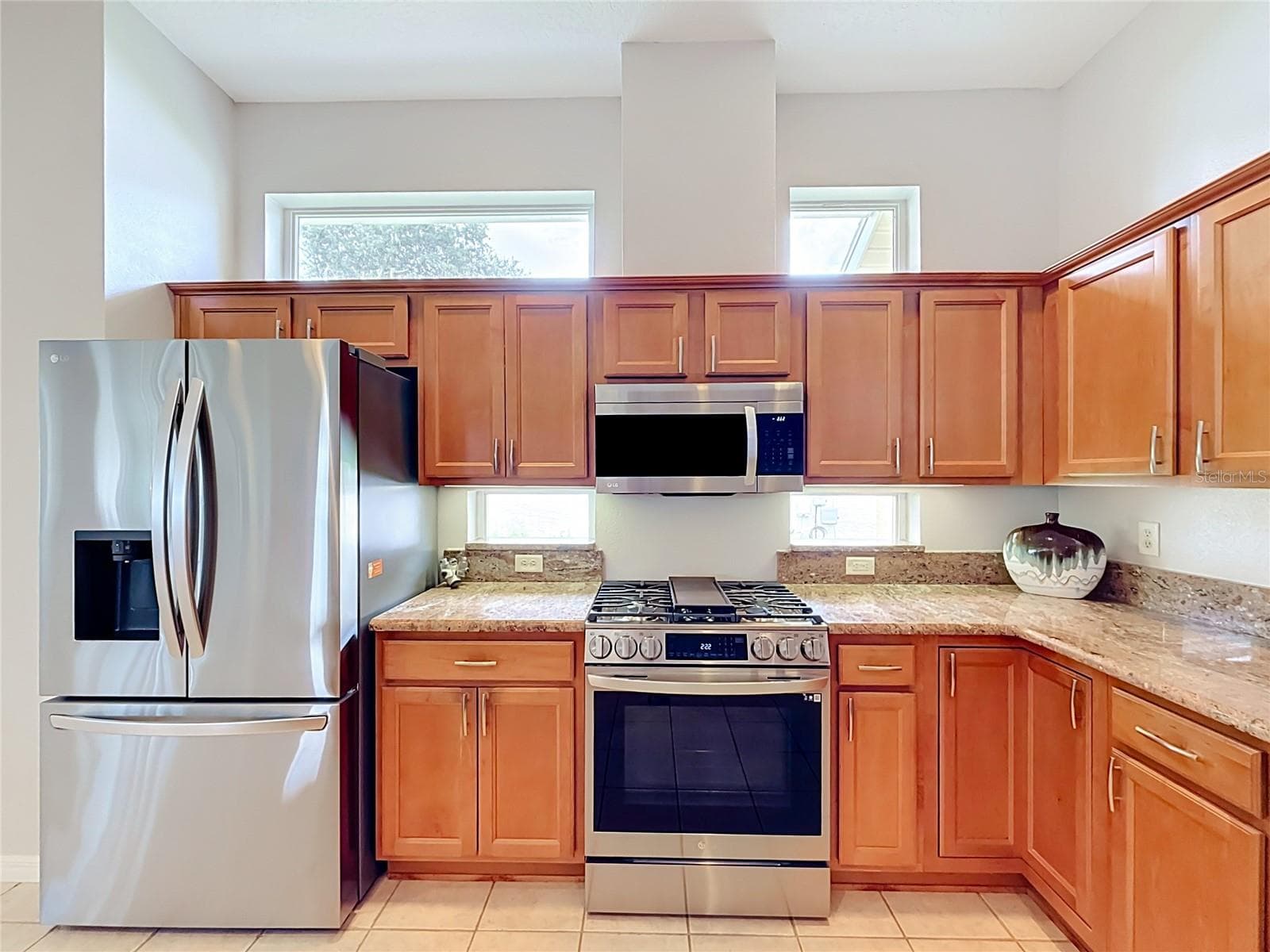 Gas Range for the Cooking Enthusiast - 5693 GULF STREAM STREET, TAVARES