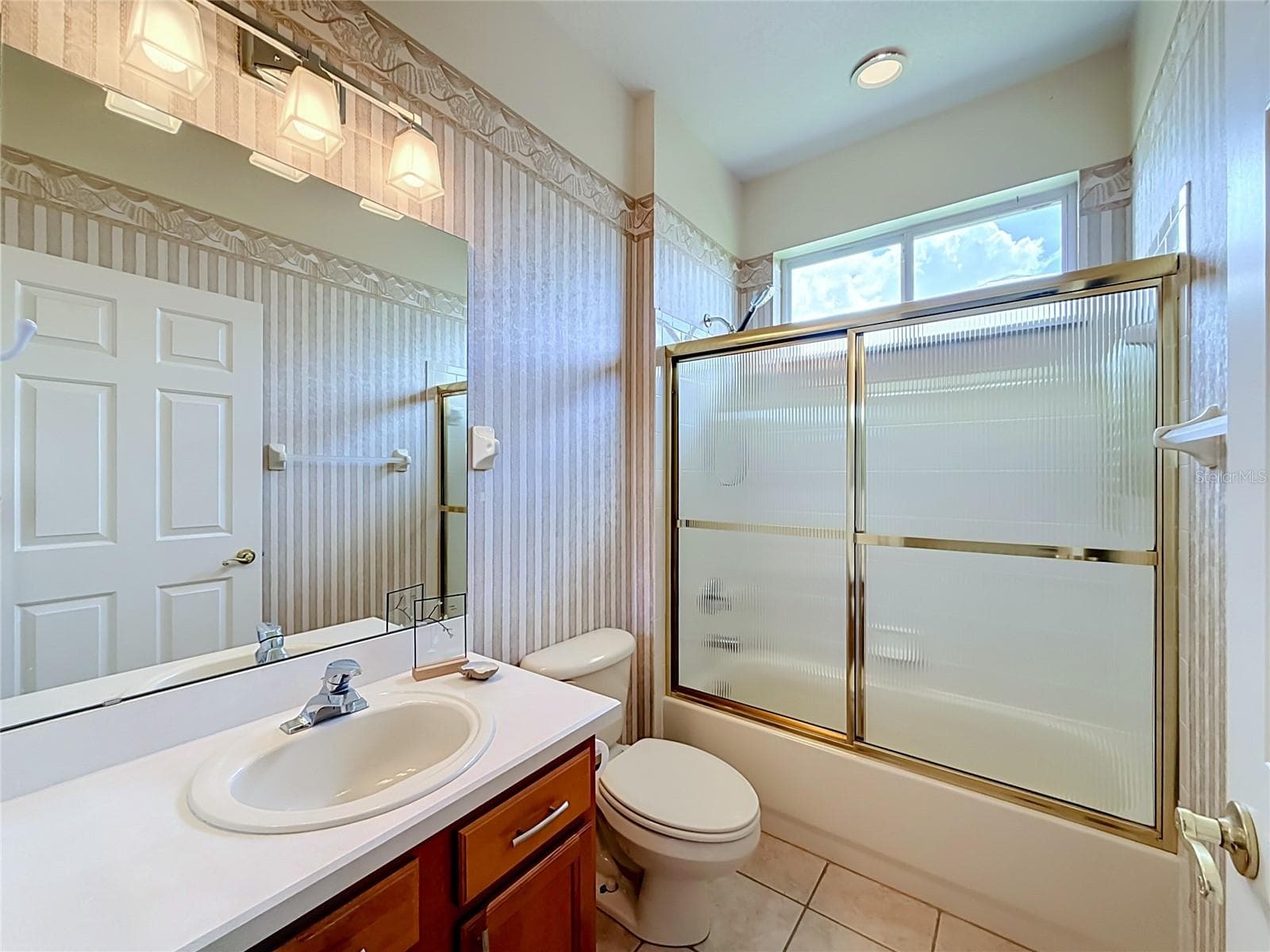 Secondary Full Bathroom - 5693 GULF STREAM STREET, TAVARES