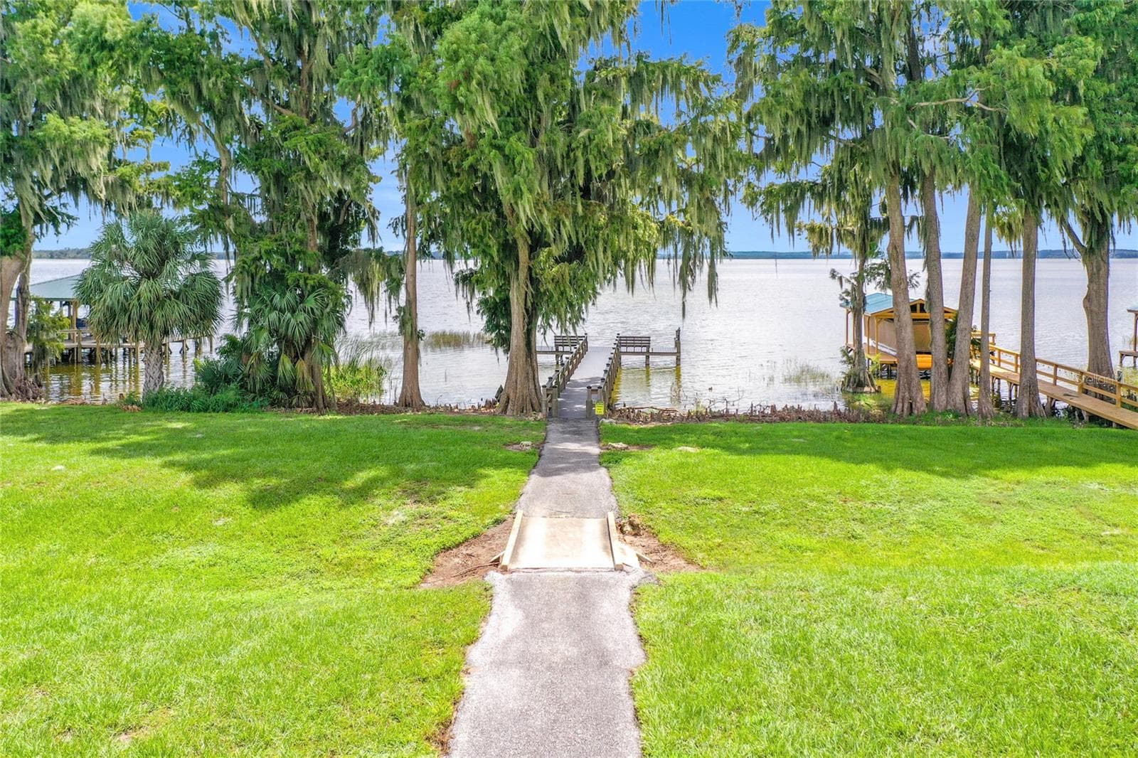 Trail from Pavillion to Lakefront - 5693 GULF STREAM STREET, TAVARES