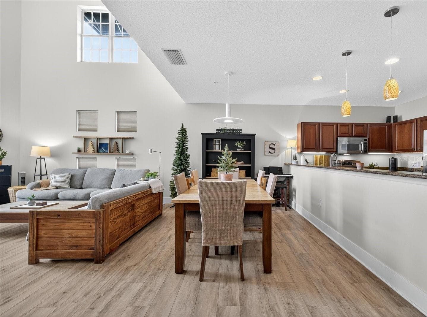Condominium at 300 STATE ST E #326, OLDSMAR, photo 2 of 40