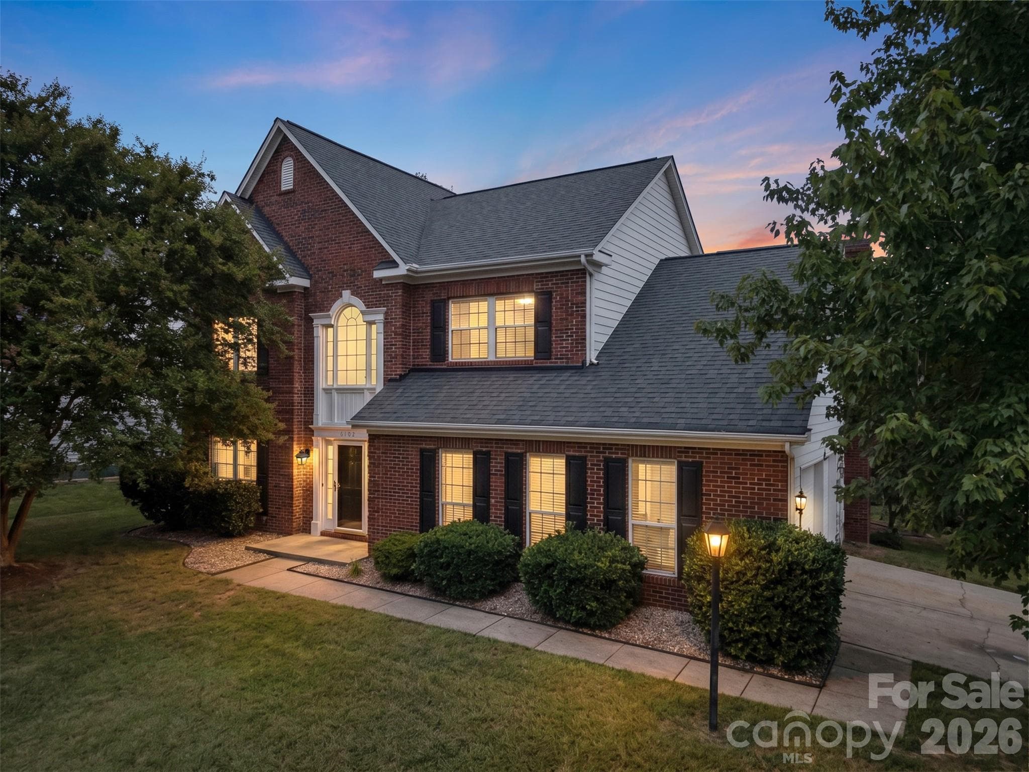 Single Family Residence at 6102 Tesh Court, Charlotte, photo 2 of 45