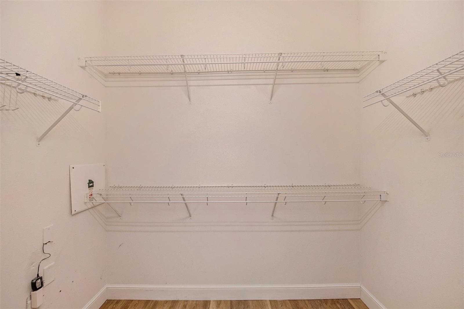 Master Walkin Closet - 4883 W BREEZE CIR, PALM HARBOR