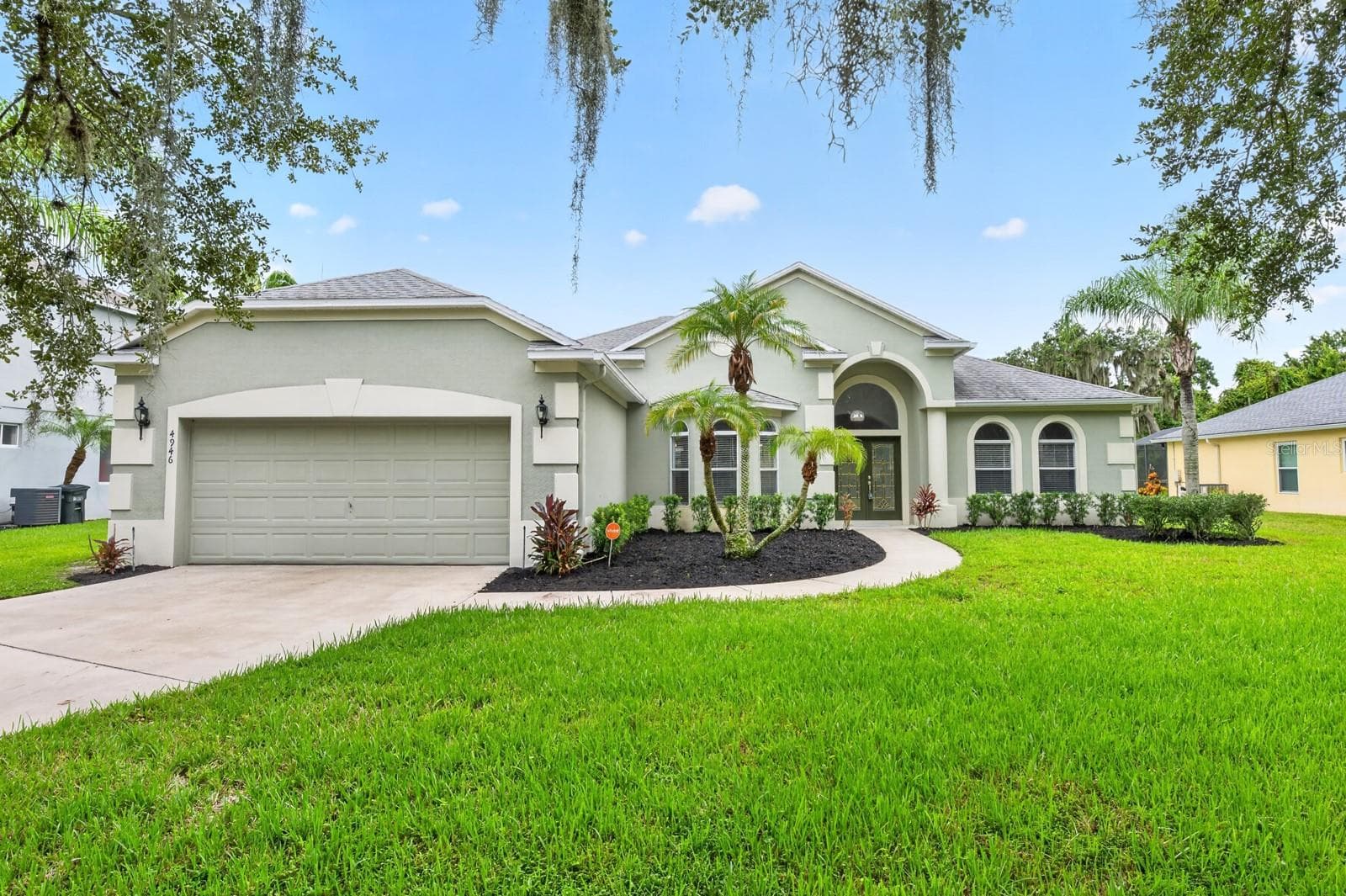 4946 LAZY OAKS WAY
