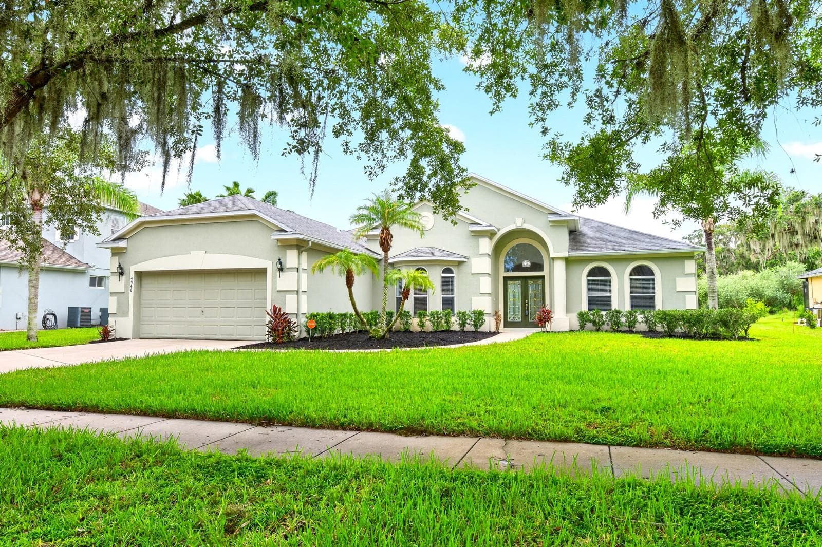 **WELCOME HOME** - 4946 LAZY OAKS WAY, ST CLOUD