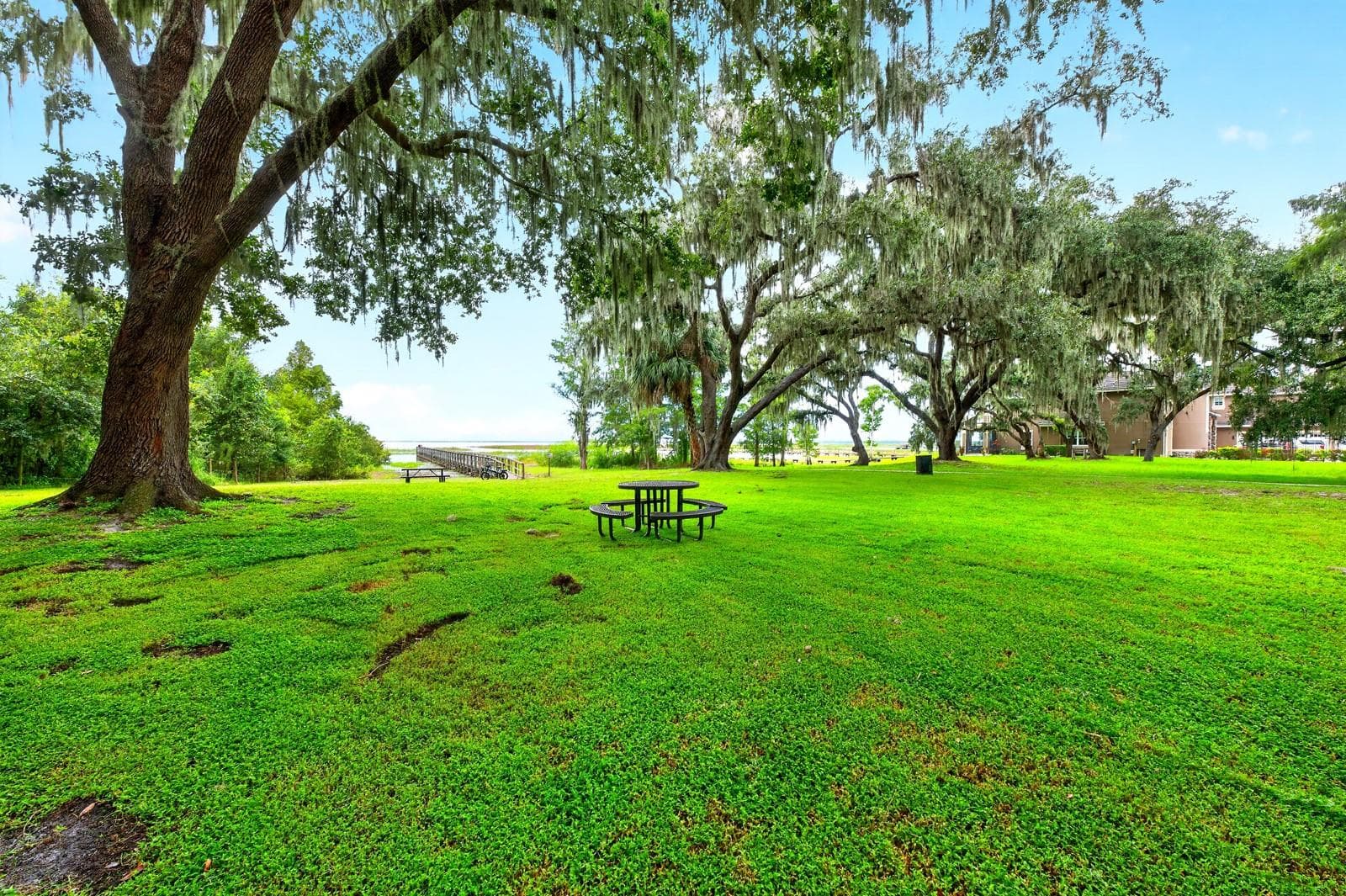 Community green space. - 4946 LAZY OAKS WAY, ST CLOUD