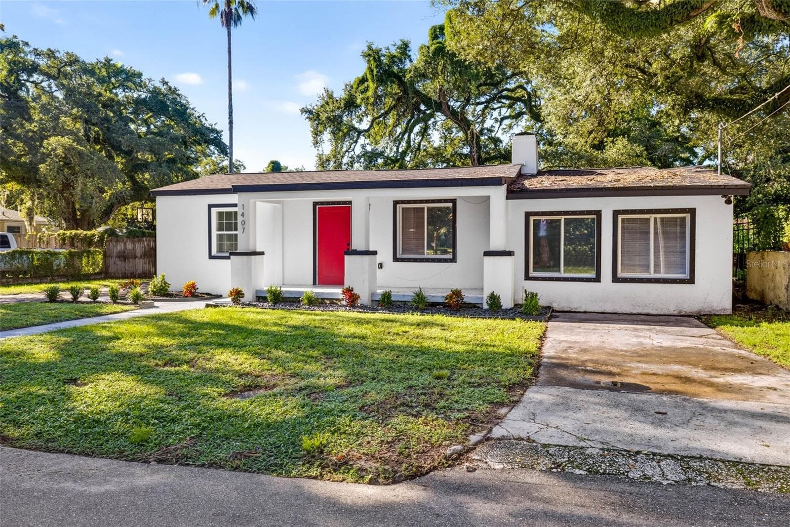 Single Family Residence at 1407 E NORTH BAY ST, TAMPA, photo 2 of 48