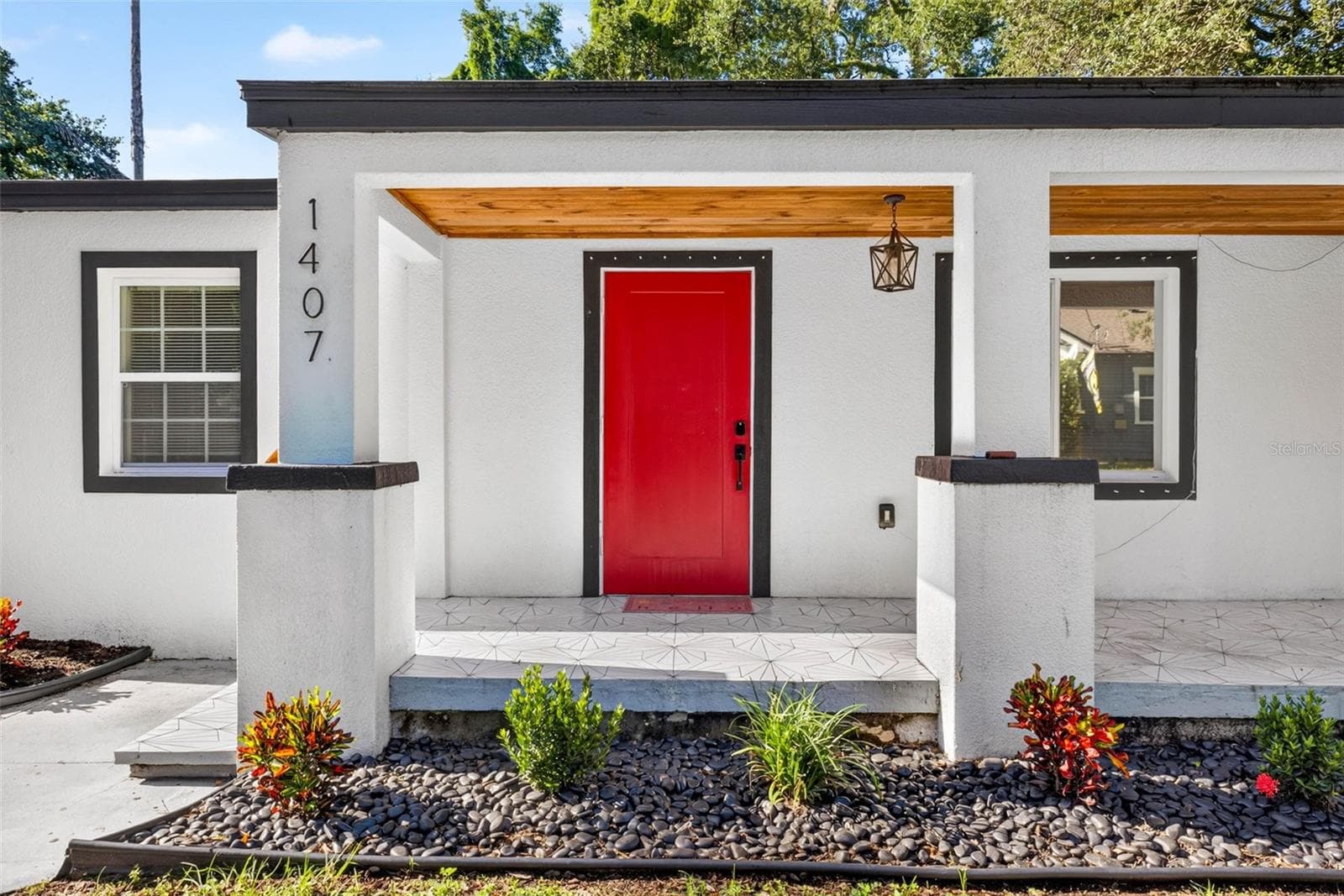 Single Family Residence at 1407 E NORTH BAY ST, TAMPA, photo 4 of 48
