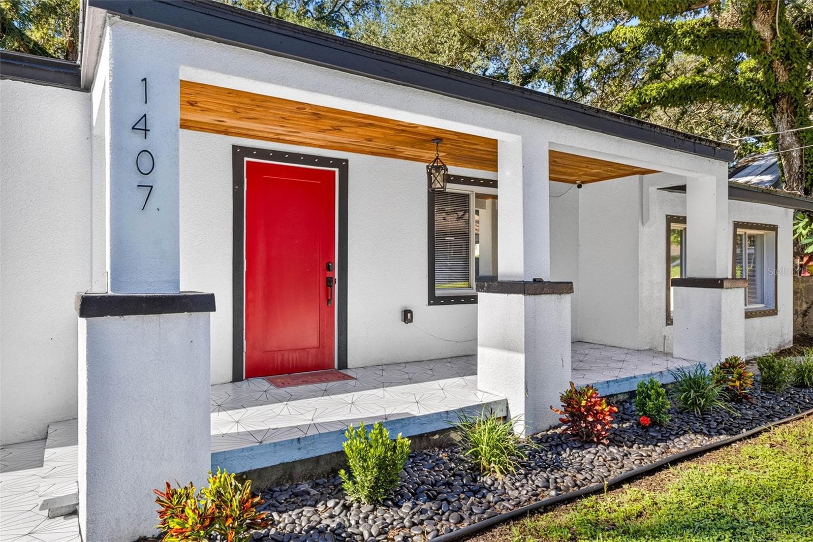 Single Family Residence at 1407 E NORTH BAY ST, TAMPA, photo 5 of 48