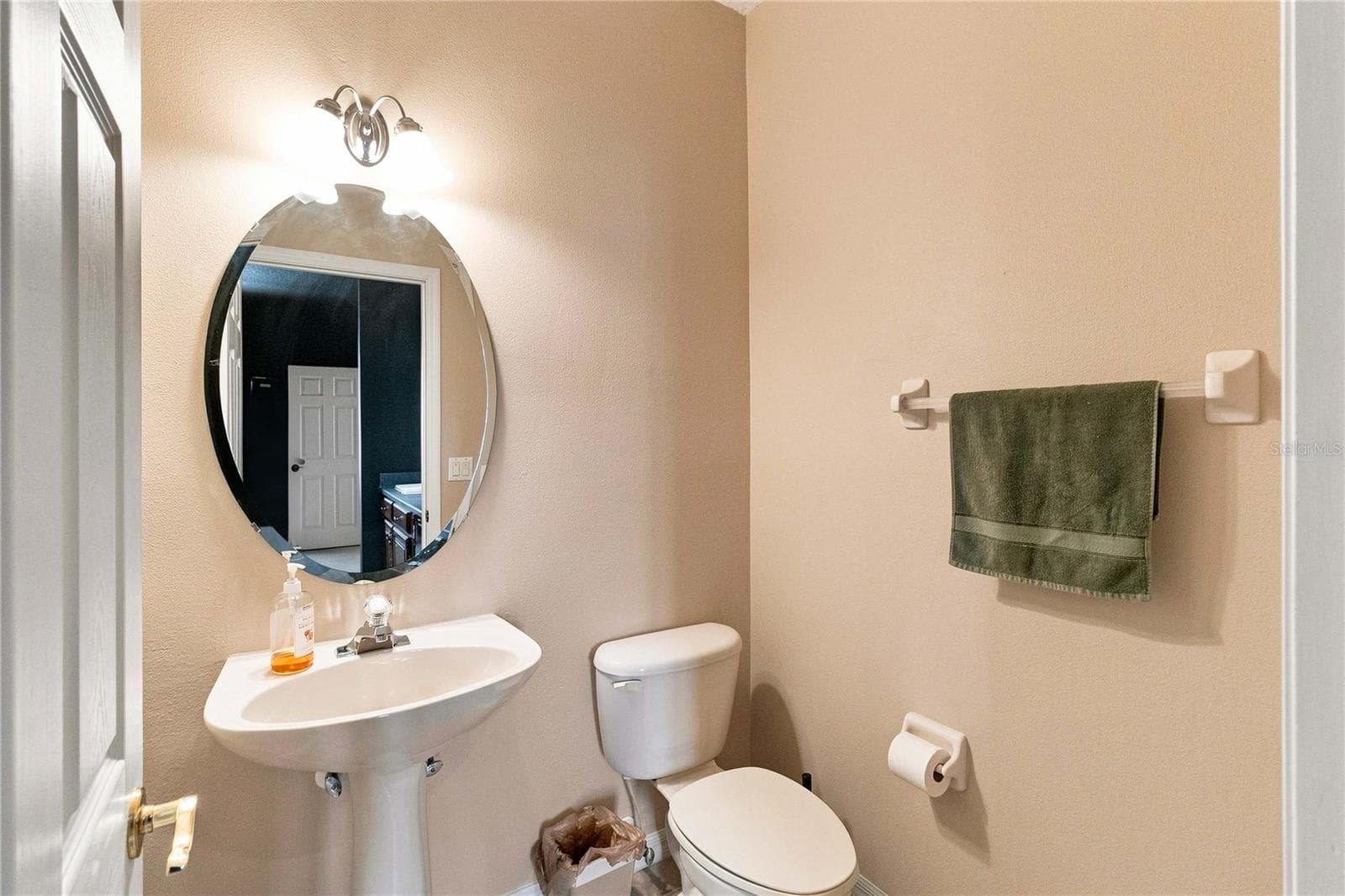 Theater Room Half Bath - 156 BURRELL CIR, KISSIMMEE