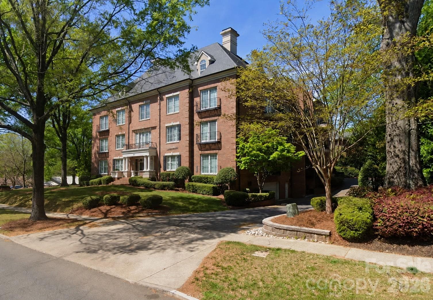 974 Queens Road