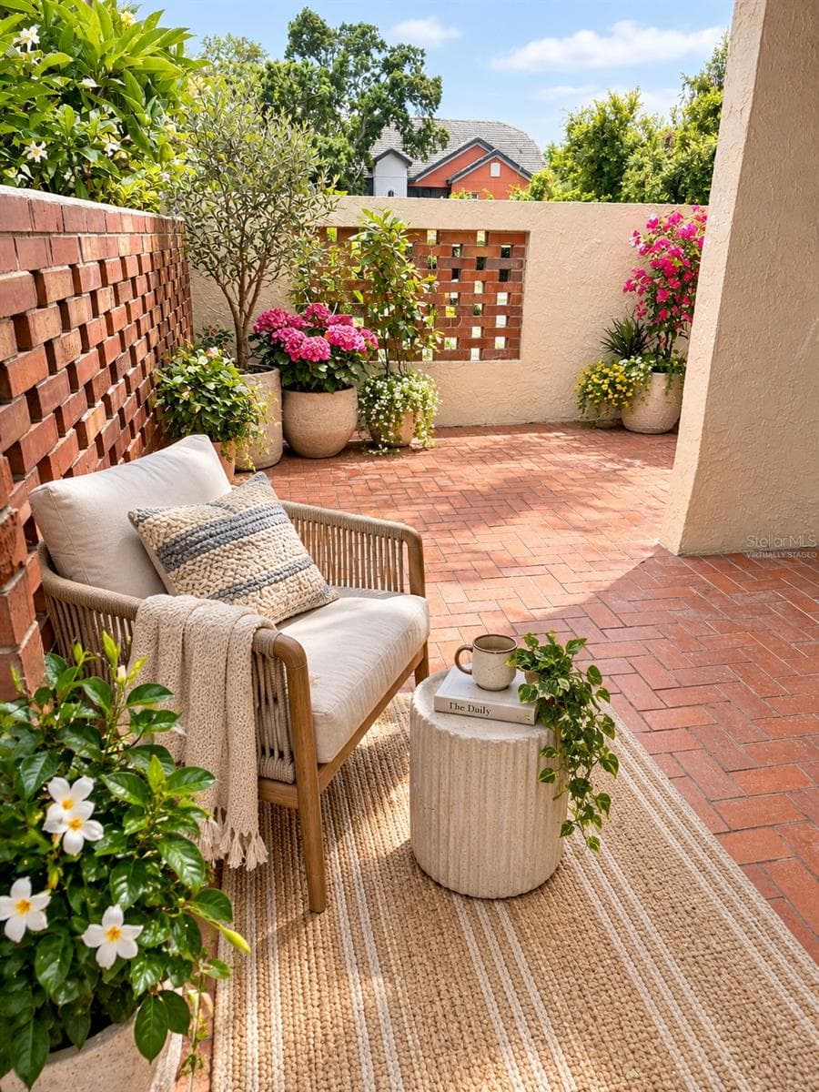 Virtually Staged - 1012 PEARCE DR #111, CLEARWATER