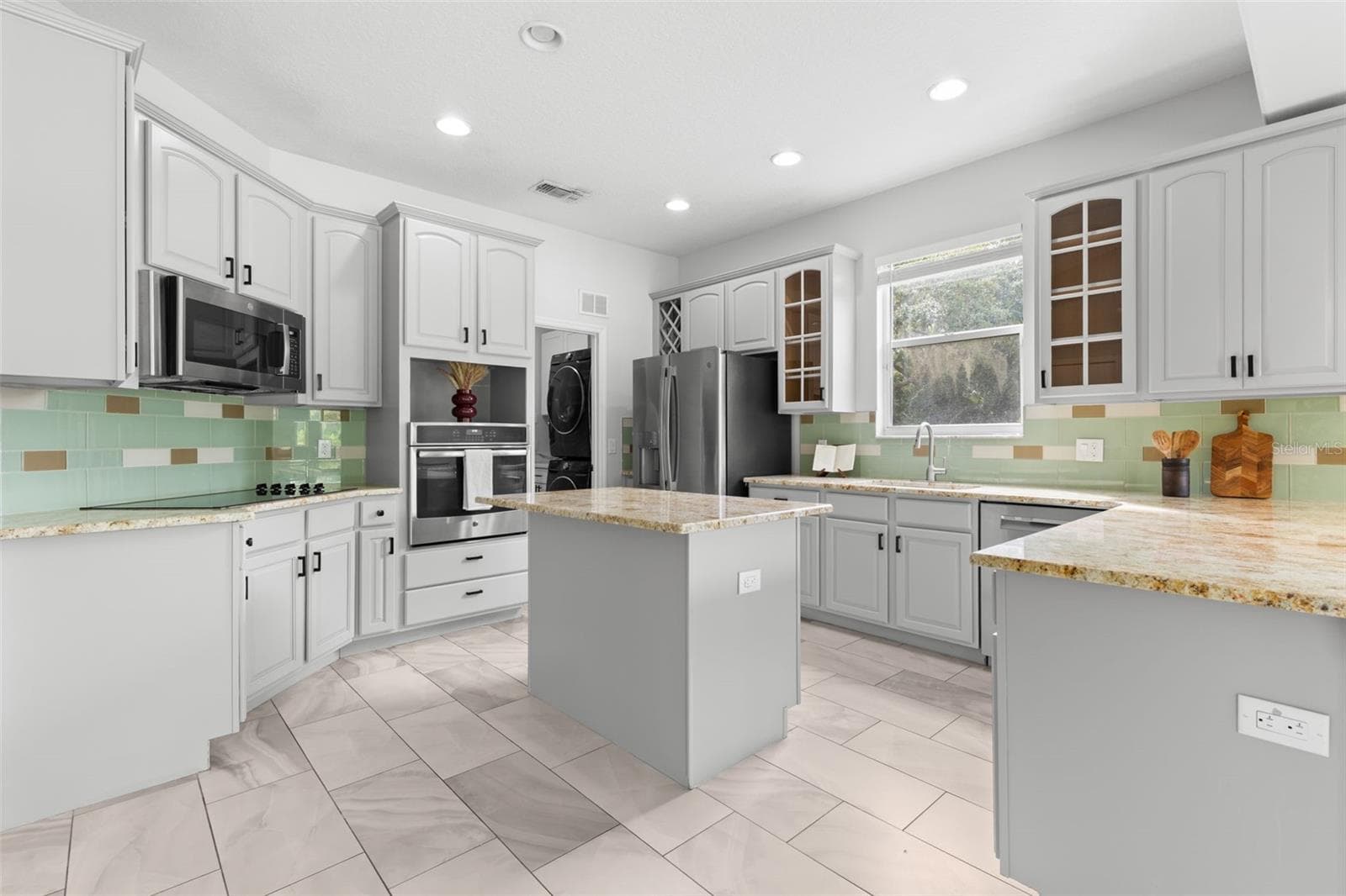 Single Family Residence at 9240 SAN MARTIN BLVD NE, ST PETERSBURG, photo 16 of 67