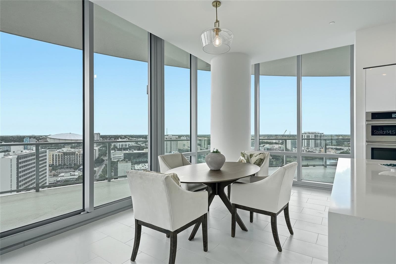Condominium at 400 CENTRAL AVE #1901, ST PETERSBURG, photo 13 of 63
