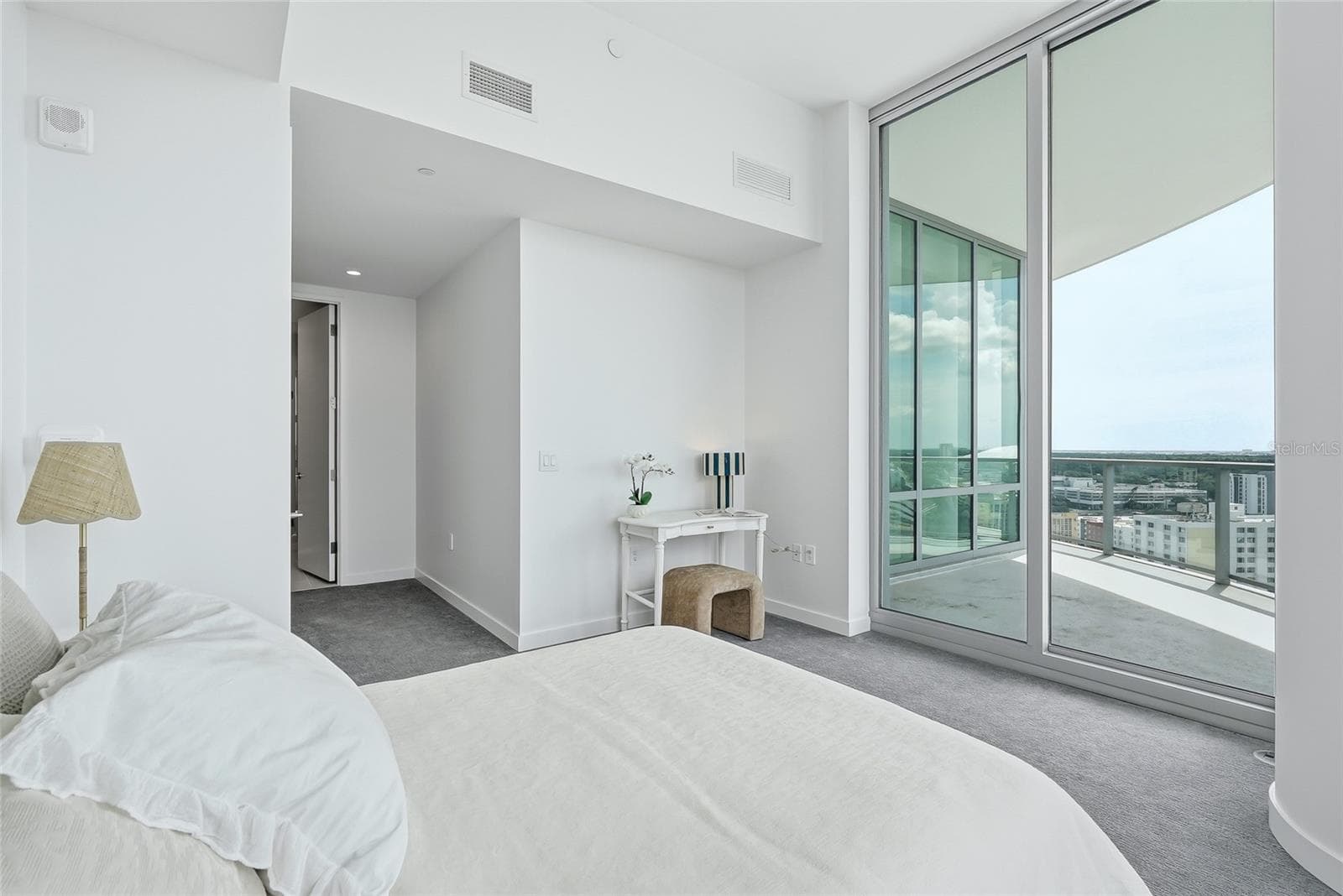 Condominium at 400 CENTRAL AVE #1901, ST PETERSBURG, photo 24 of 63