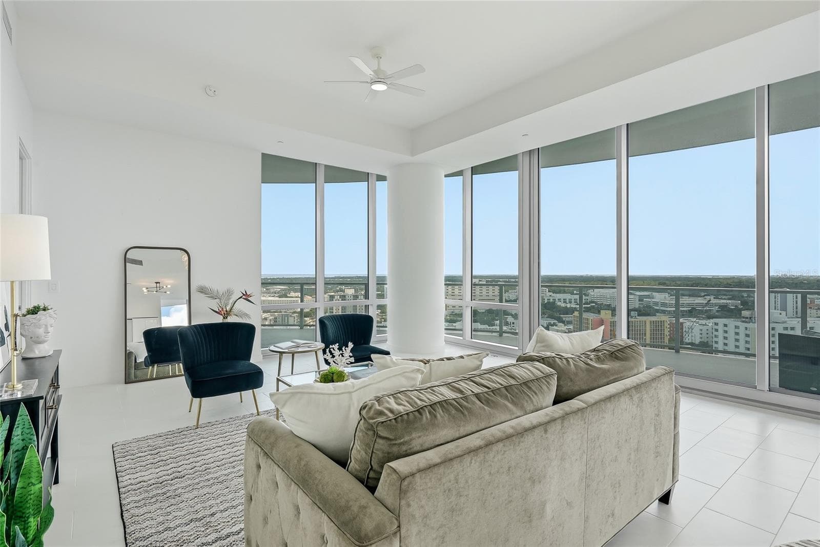 Inviting open-concept living area. - 400 CENTRAL AVE #1901, ST PETERSBURG