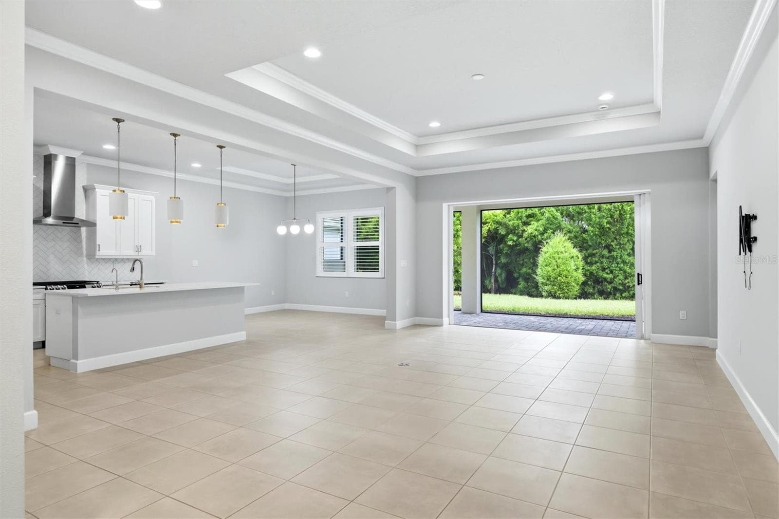 Sliding Doors that Pocket - 7717 SANDHILL LAKE DR, SARASOTA