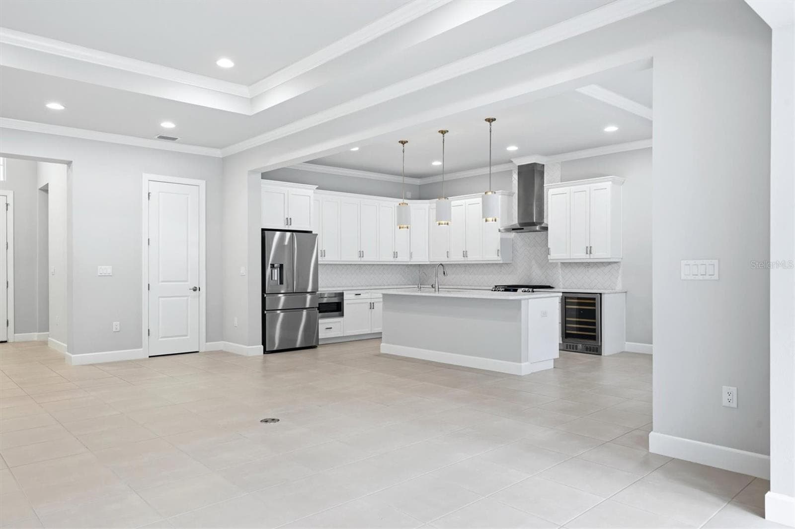 Crisp White Kitchen with Ample Storage that Blends Beauty and Functuality - 7717 SANDHILL LAKE DR, SARASOTA