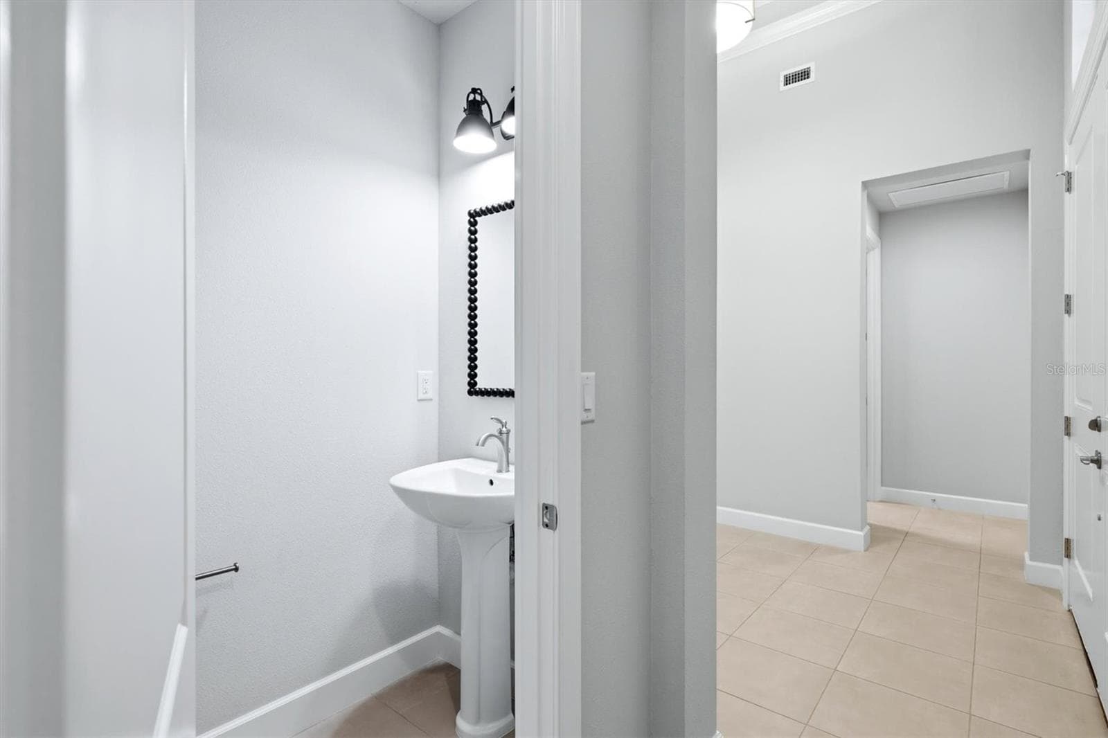 Powder Bath - 7717 SANDHILL LAKE DR, SARASOTA