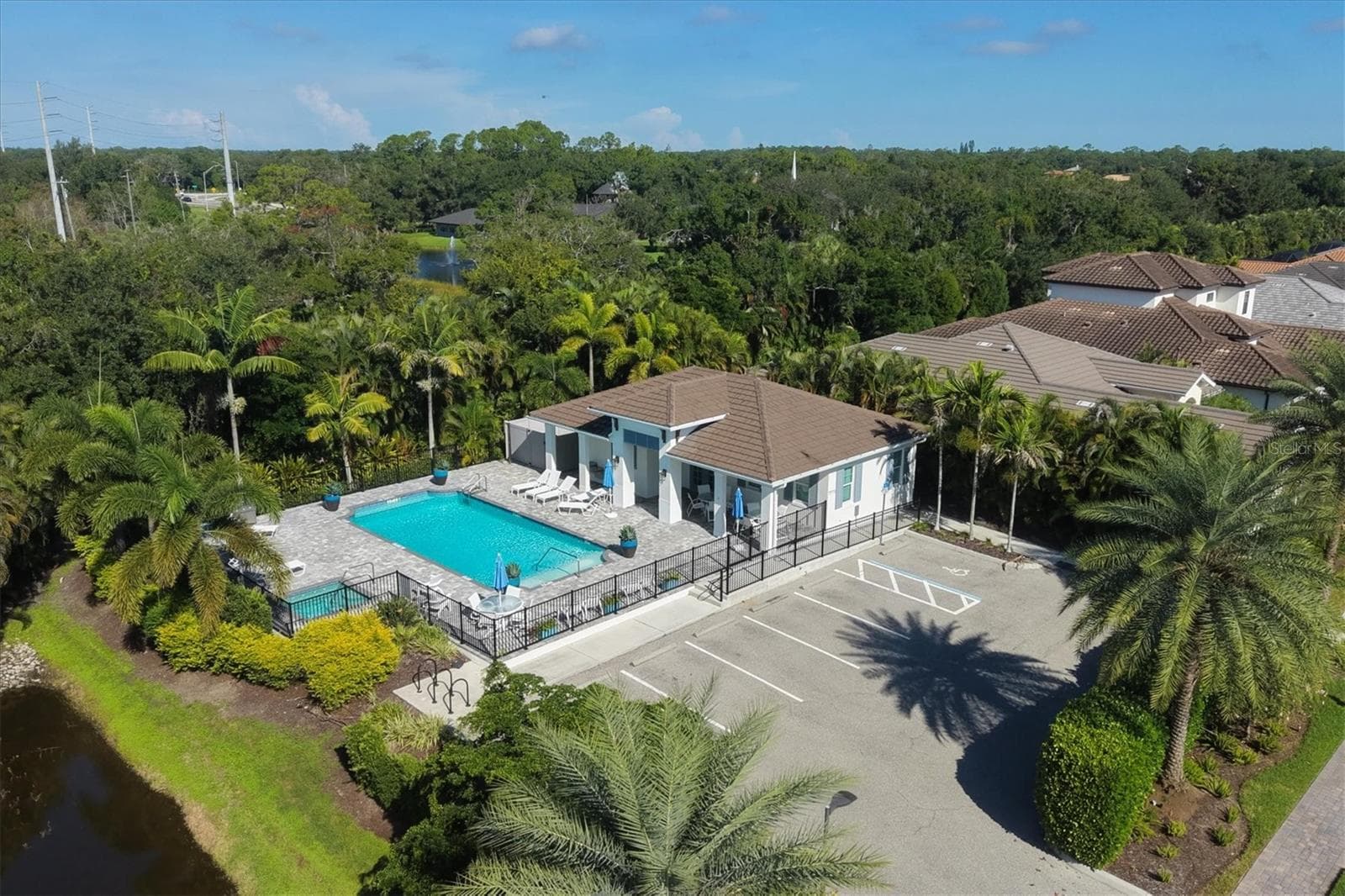 Community Clubhouse & Pool & Spa - 7717 SANDHILL LAKE DR, SARASOTA
