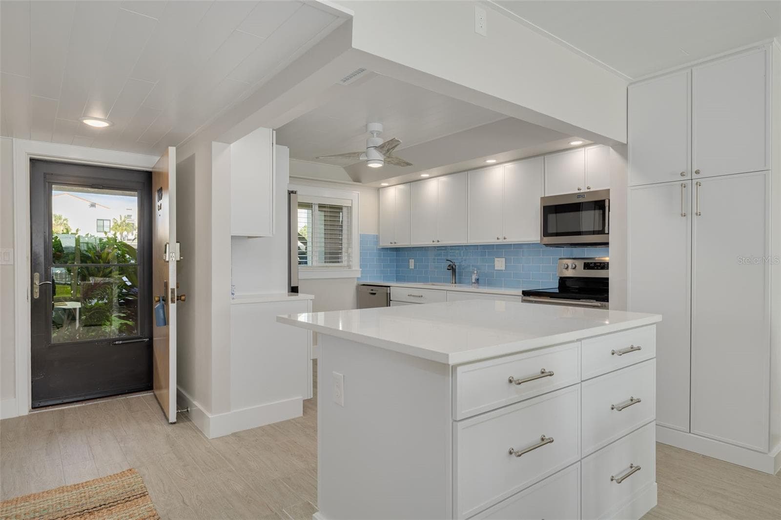 Kitchen - 865 S GULFVIEW BLVD #109, CLEARWATER BEACH