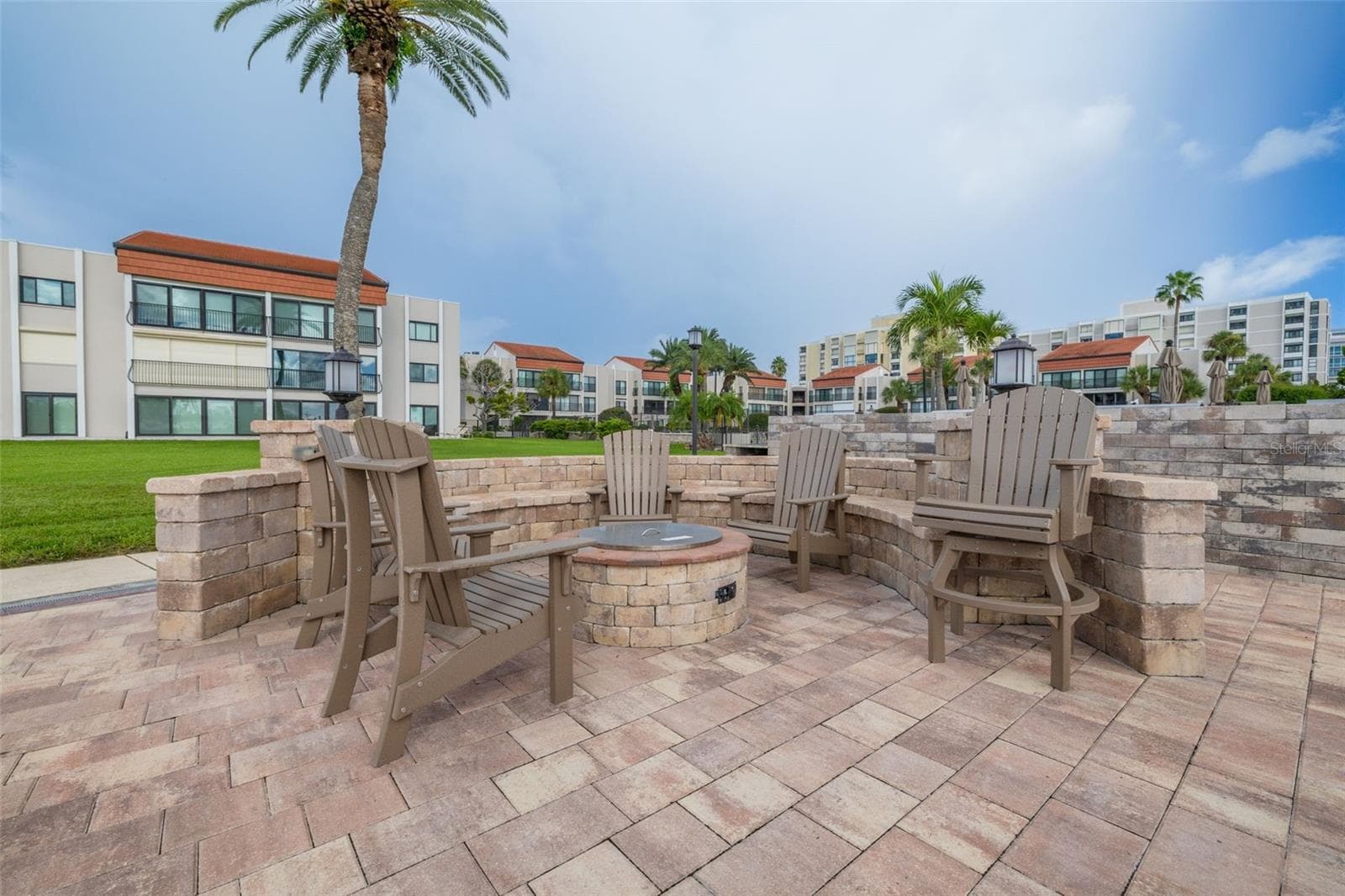 Firepit - 865 S GULFVIEW BLVD #109, CLEARWATER BEACH