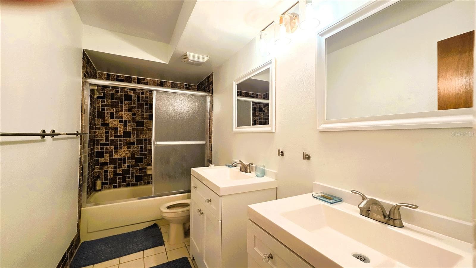 Guest bath. - 2529 INDIGO DR, DUNEDIN