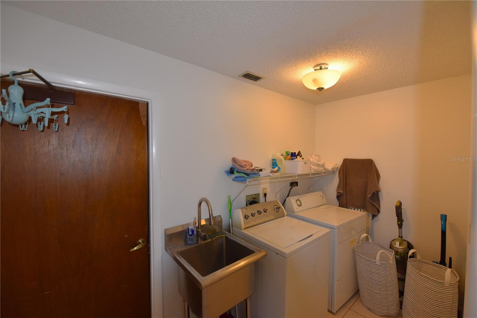 Laundry room - 2529 INDIGO DR, DUNEDIN