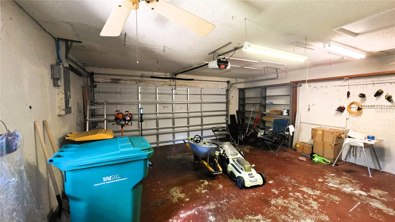 Garage - 2529 INDIGO DR, DUNEDIN