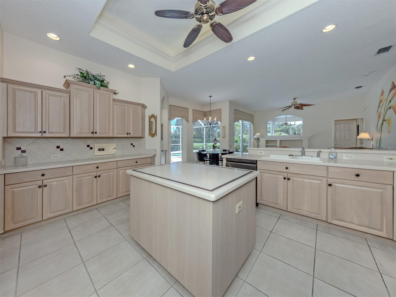 Single Family Residence at 321 WILD PINE WAY, VENICE, photo 12 of 65