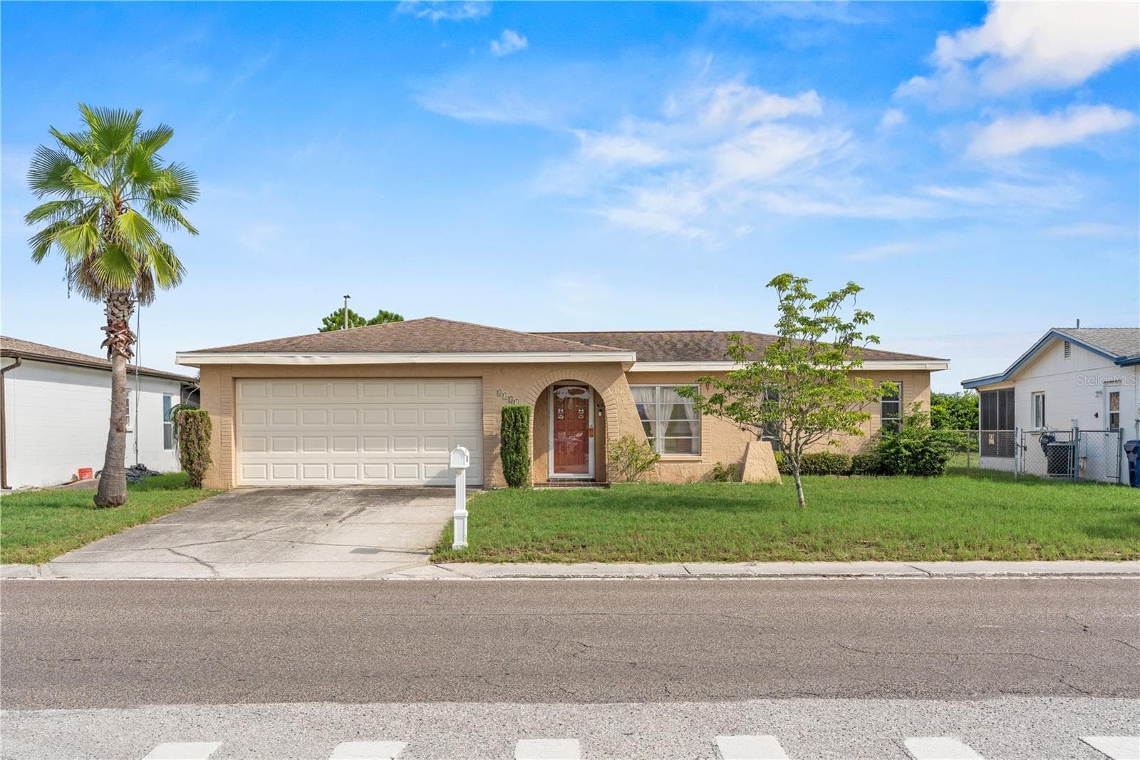 8351 FOX HOLLOW DR