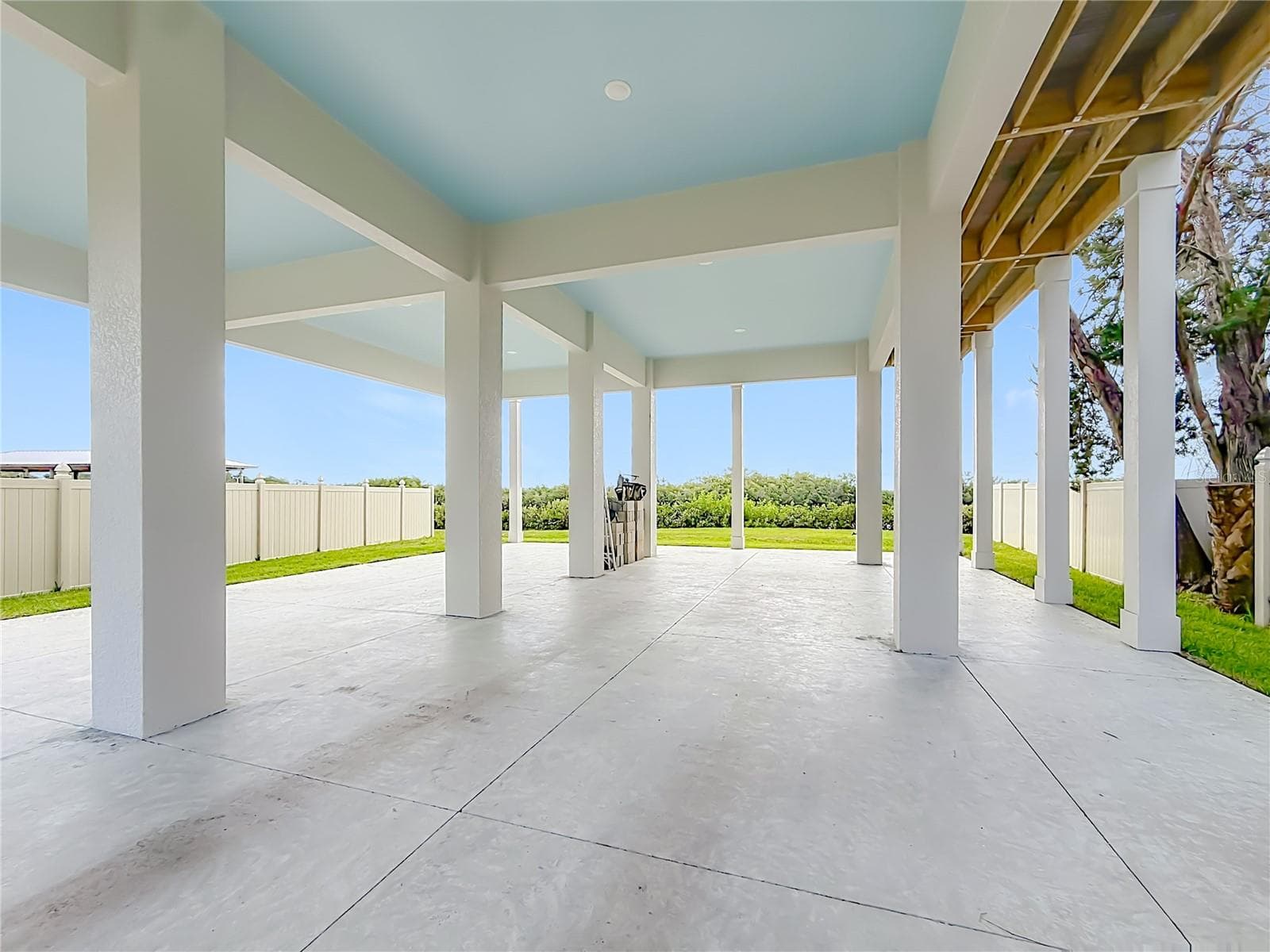Single Family Residence at 1625 S WALLACE PT, CRYSTAL RIVER, photo 3 of 48