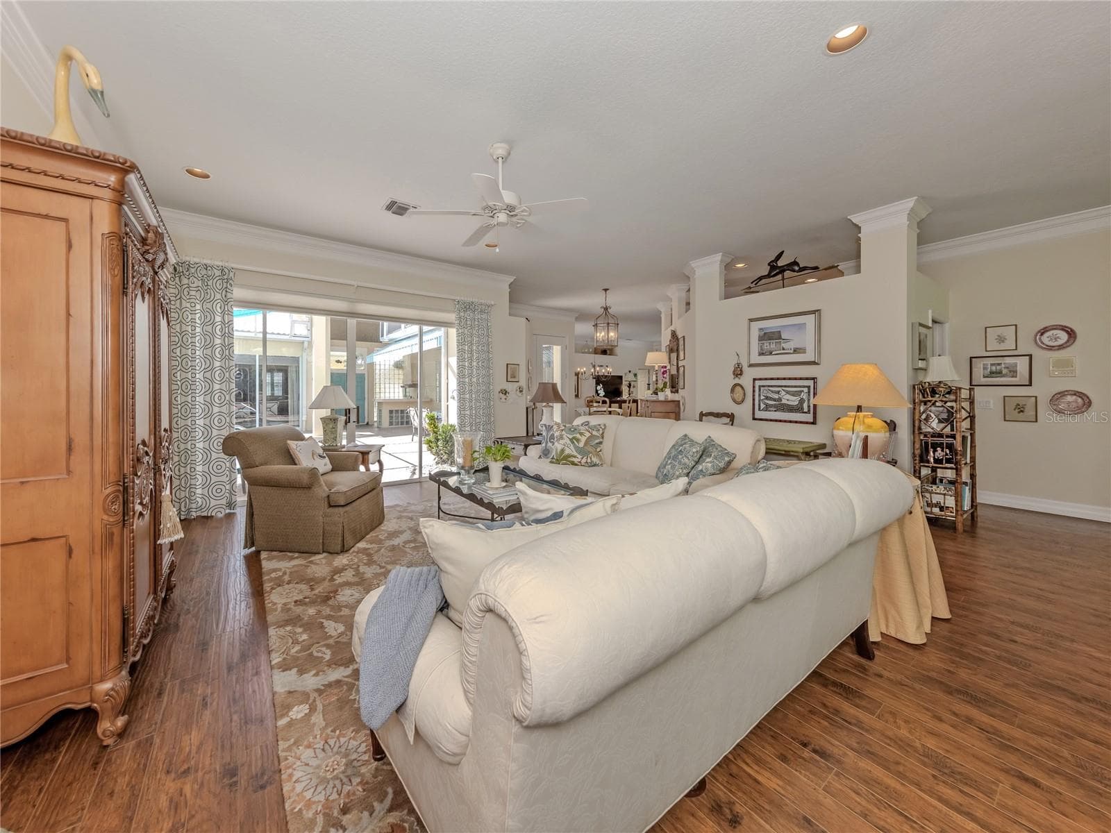 Single Family Residence at 228 VESTAVIA DR, VENICE, photo 6 of 76