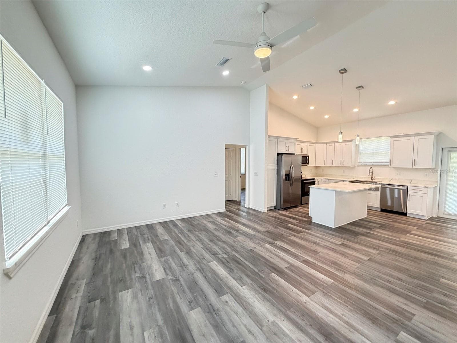 Single Family Residence at 10 LOCUST RUN CIR, OCALA, photo 4 of 22