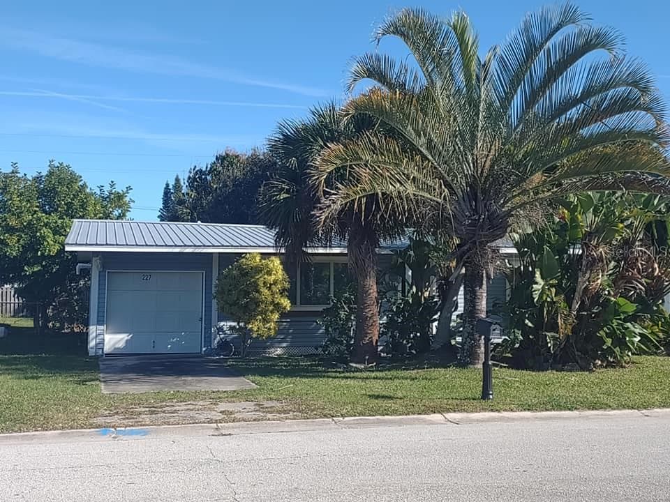 227 WOODLAND AVE