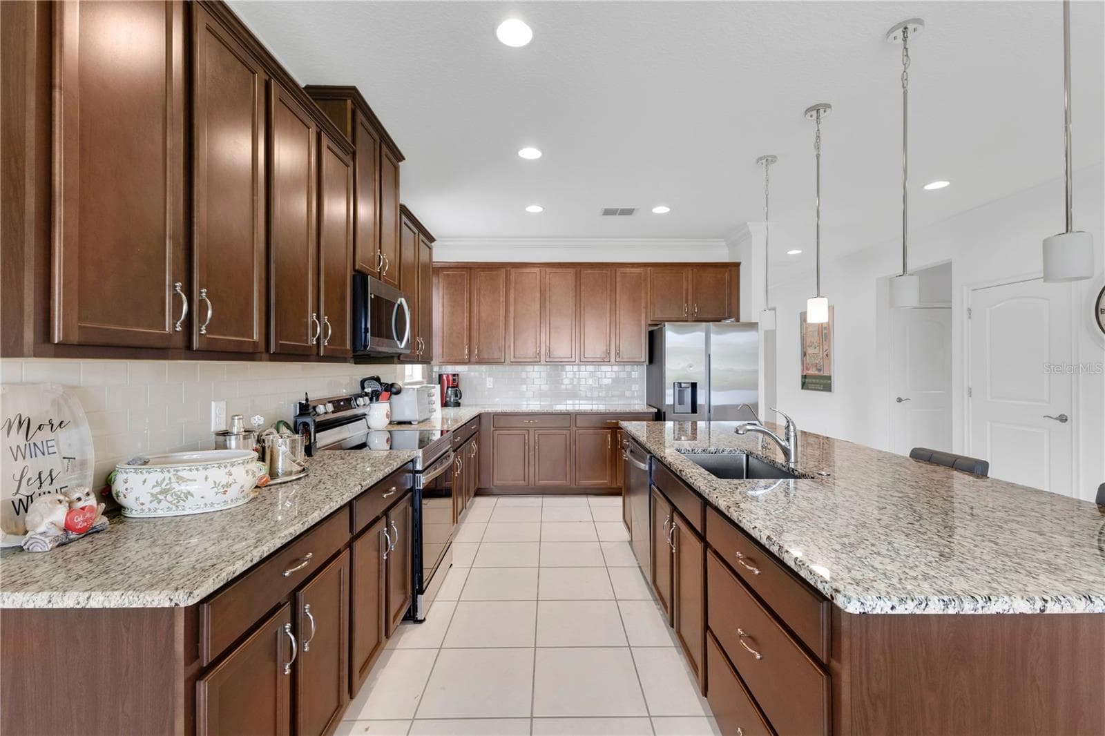 Single Family Residence at 3232 SONGBIRD CIR, ST CLOUD, photo 6 of 25