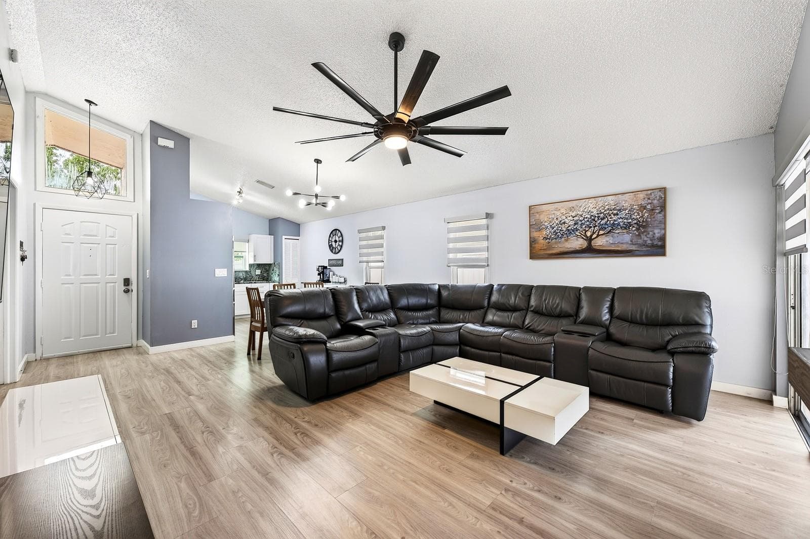 Open concept floor plan, high ceilings. - 9905 DEAN ACRE DR, ORLANDO