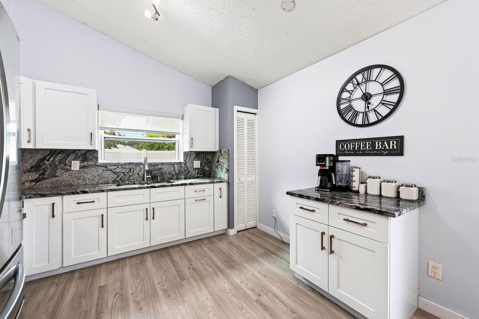 Updated Kitchen. - 9905 DEAN ACRE DR, ORLANDO